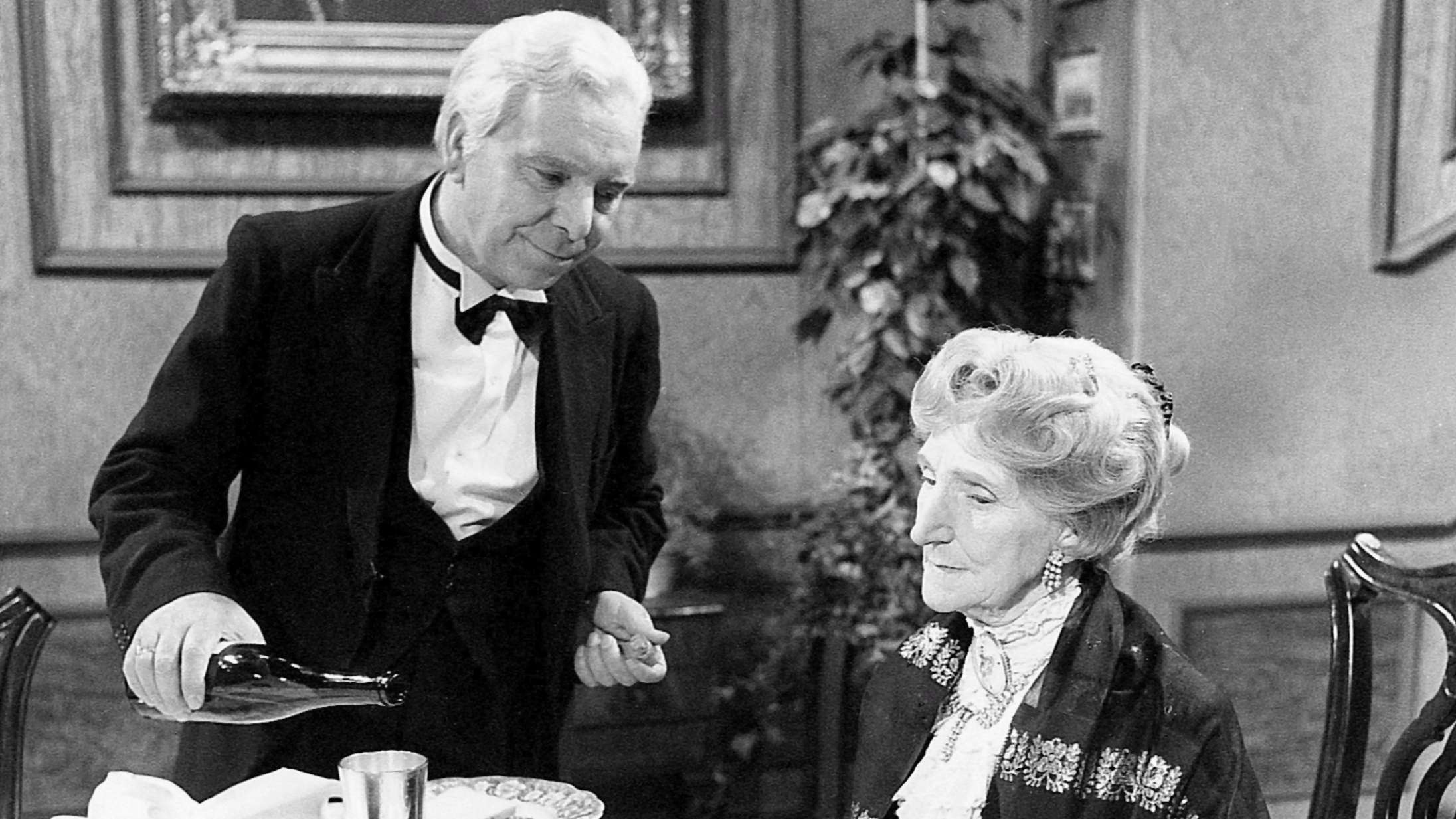 Nytårsklassikeren ’90-års fødselsdagen’ får en prequelserie