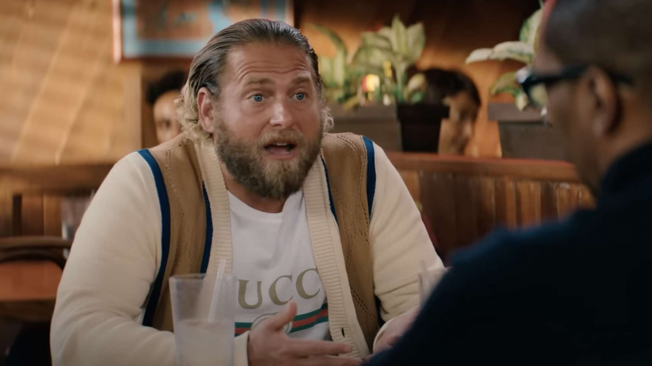 Jonah Hill vil giftes med Eddie Murphys datter i første trailer til ny Netflix-komedie