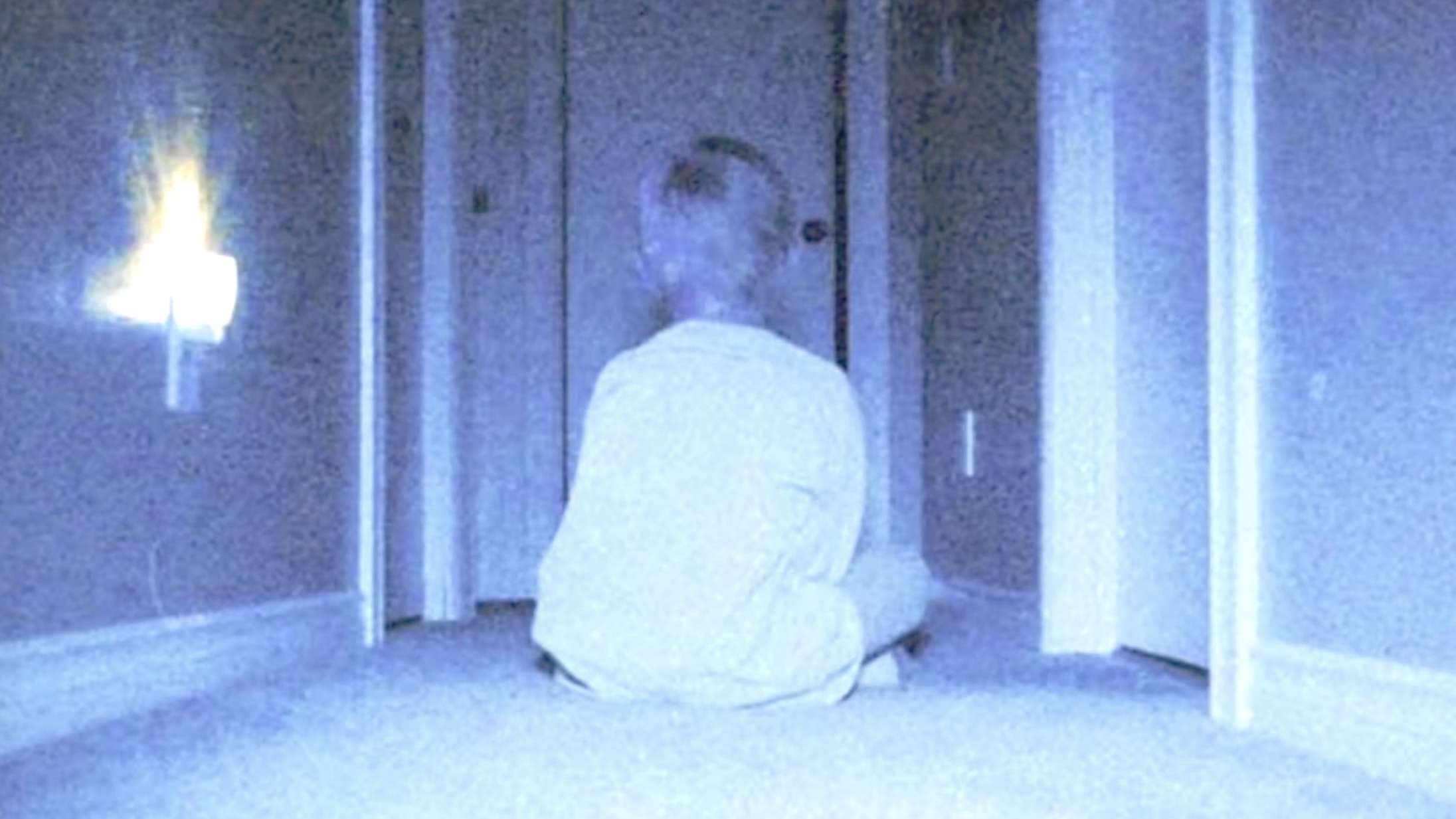 ’Skinamarink’: Er du mørkeræd, kommer denne originale gyser med en kæmpe advarsel