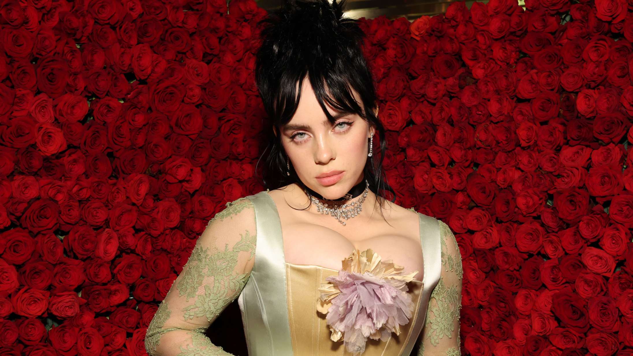 Det ser ud til, at Billie Eilish har fået en gigantisk rygtatovering – se foto