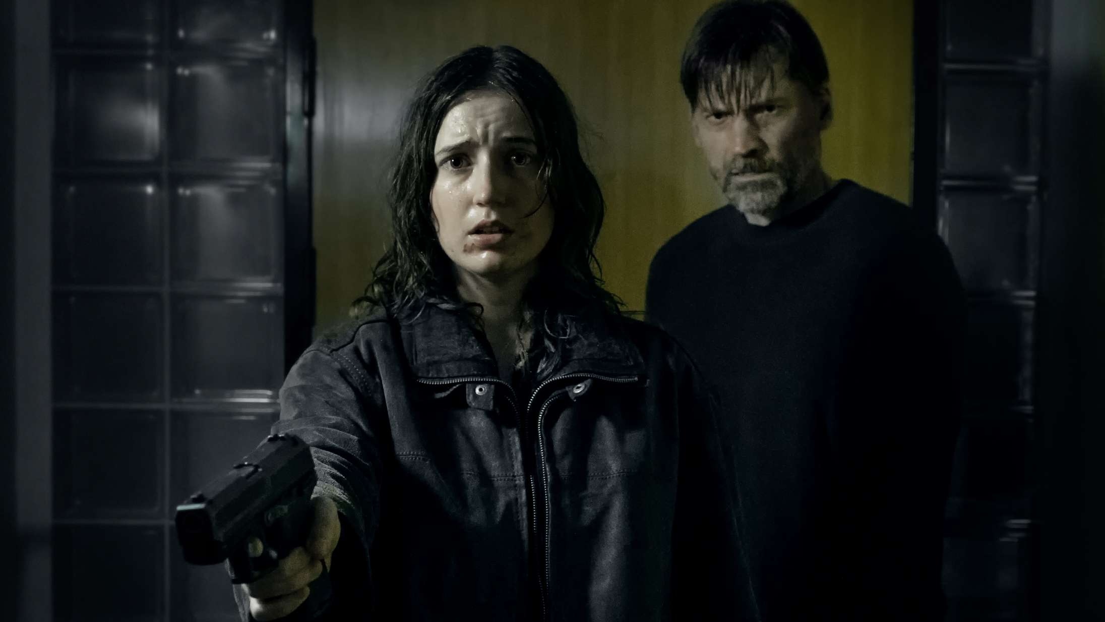 Nikolaj Coster Waldau og Fanny Bornedal i morderisk møde – se de første billeder fra ‘Nattevagten – Dæmoner går i arv’