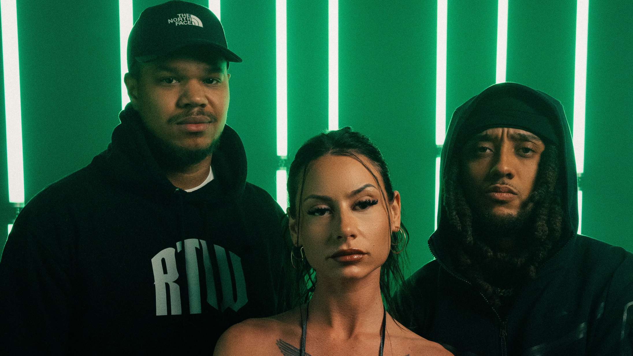 Tessa, Lamin og Benny Jamz lyder alle tre, som om de prøver at lægge årets vers på ‘Betalt’