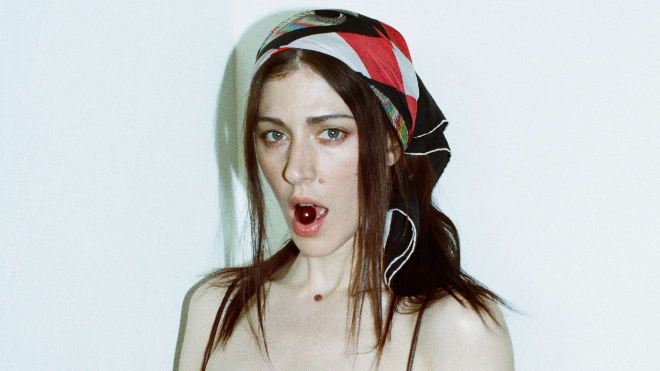 Se Caroline Polacheck levere ur-skrig og en guitarsolo i ‘The Tonight Show’