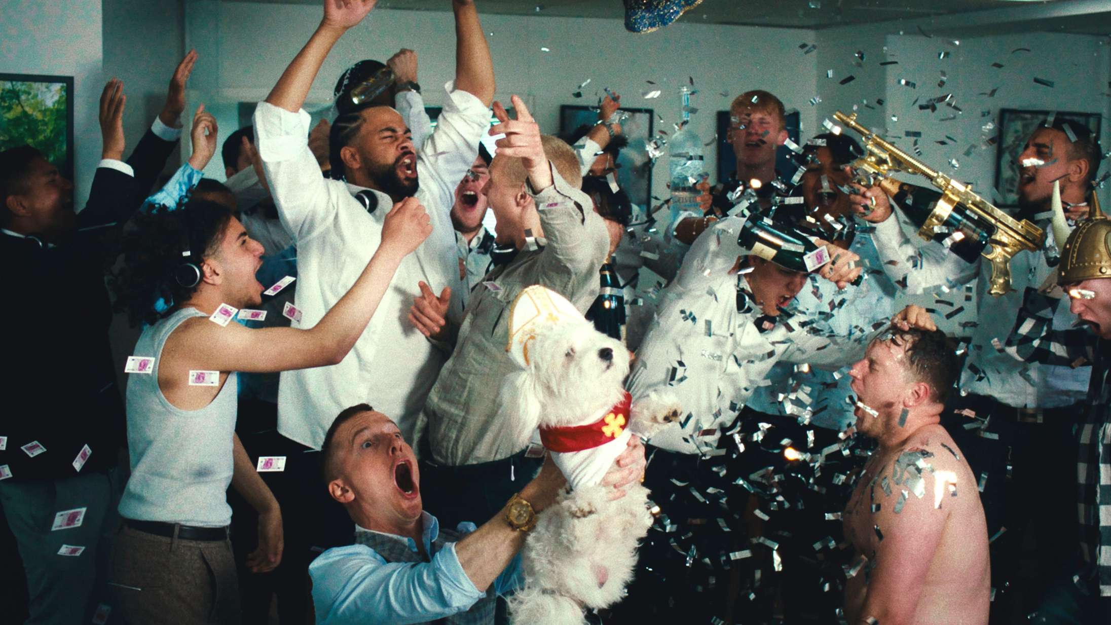 Ny DR-komedieserie udstiller vanvittigt telefonsælgermiljø: »Jeg lyttede bare på i rædsel«