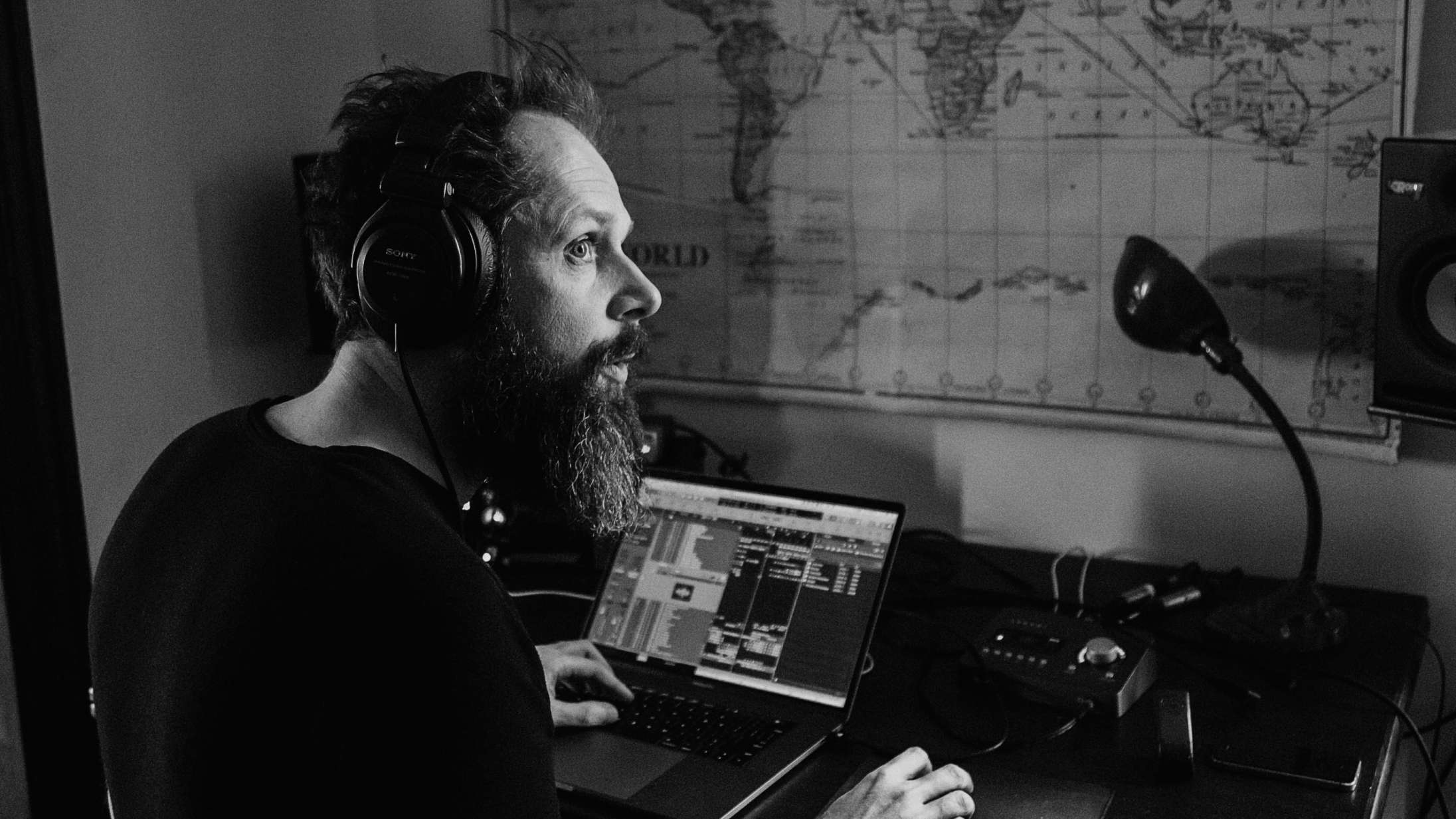 Danske musikere betragter ham som »lidt af en guru« – hvad er Frederik Thaaes hemmelighed?