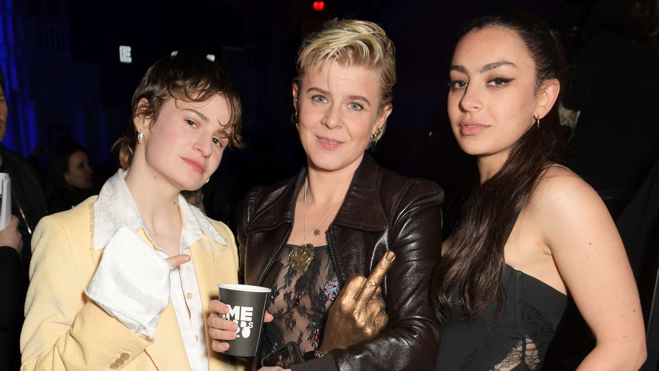 Charli XCX er i studiet med Robyn og produceren bag ‘Dancing On My Own’