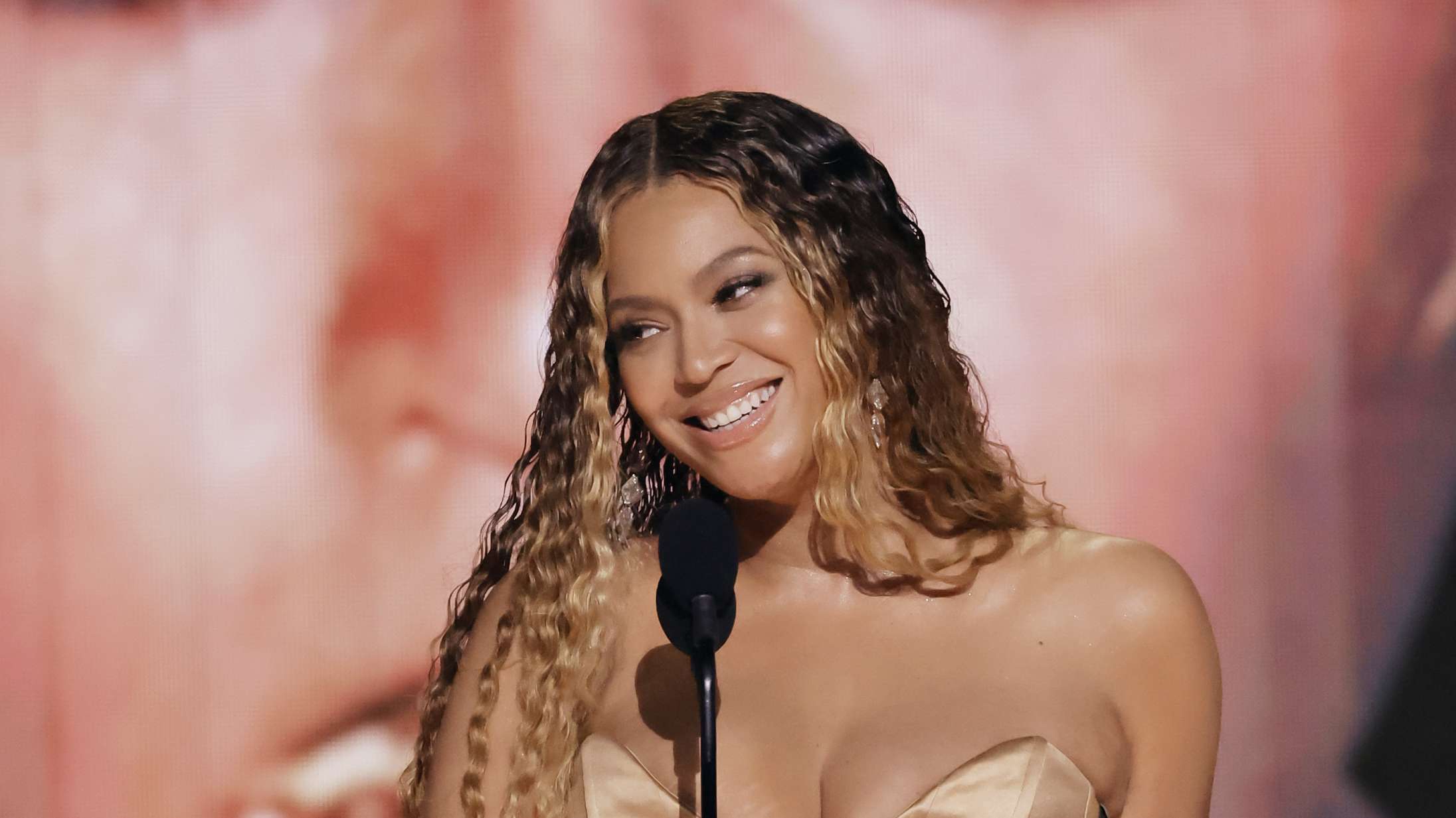 Beyoncés tårer var det bedste, der kunne ske for de skrantende Grammy Awards
