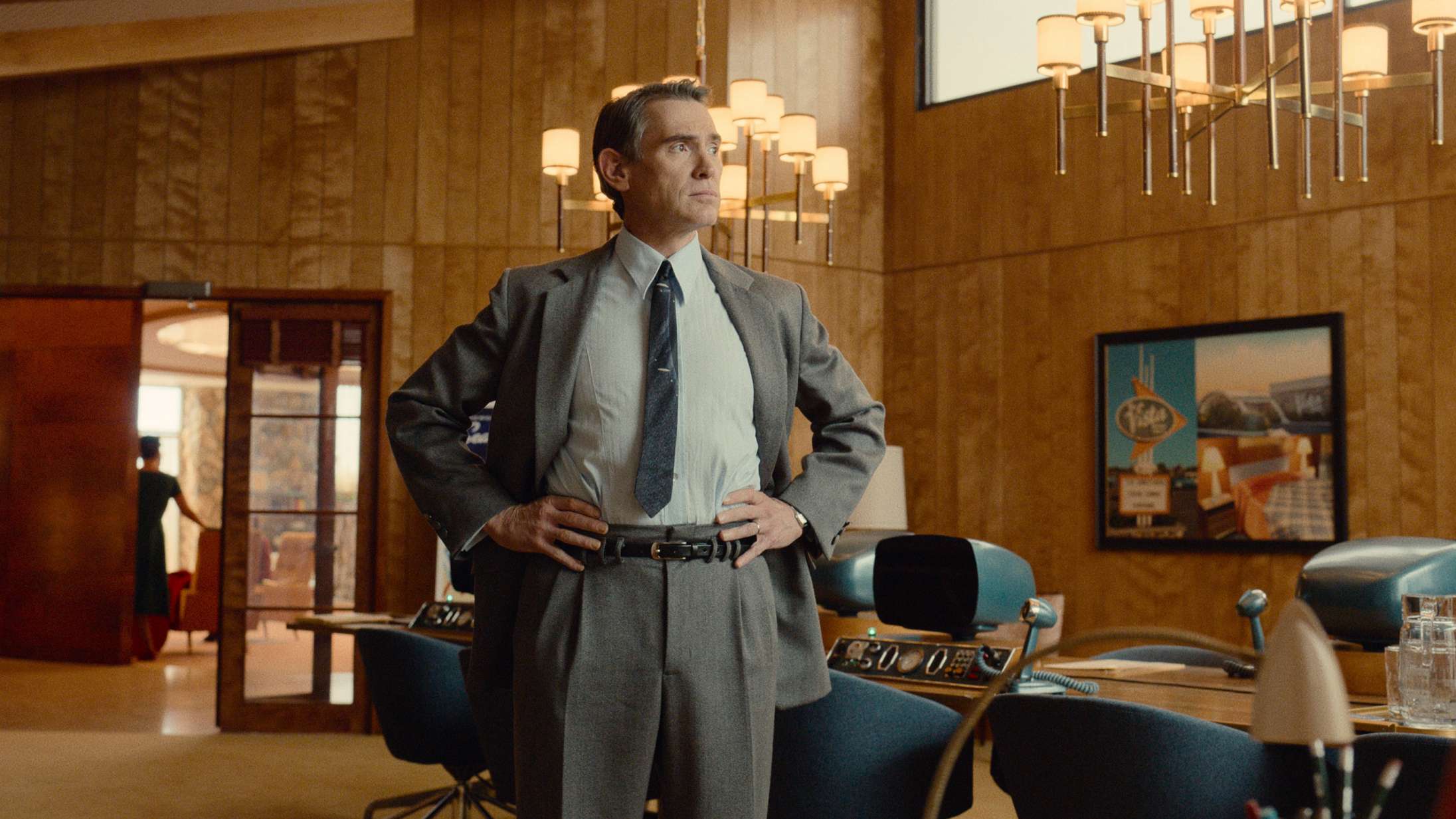 ’Hello Tomorrow!’: Seværdig Billy Crudup sælger den amerikanske drøm på månen i Apples uforløste sci-fi-serie