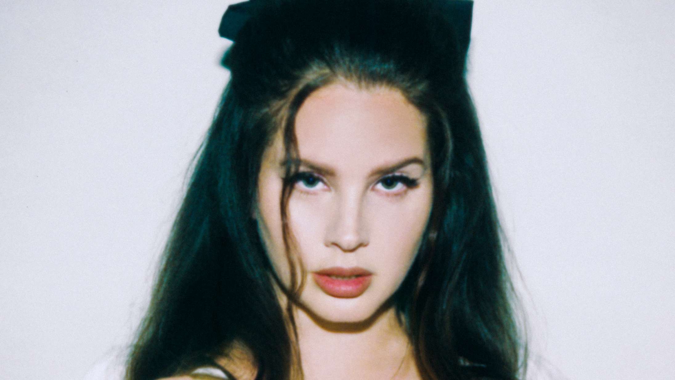 ‘Say Yes To Heaven’ af Lana Del Rey gik fra skrottet demo til sped up-succes – og indkapsler dermed, hvordan hits skabes i 2023