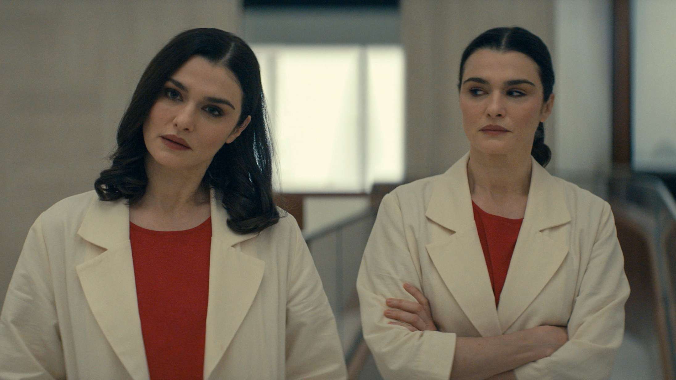 David Cronenberg-klassiker genoplives i serie-remake med Rachel Weisz – se traileren til ‘Dead Ringers’