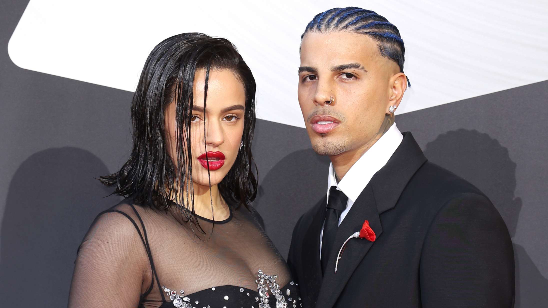 Musikverdenens næste store power couple? Rosalía har lavet en ep med kæresten Rauw Alejandro