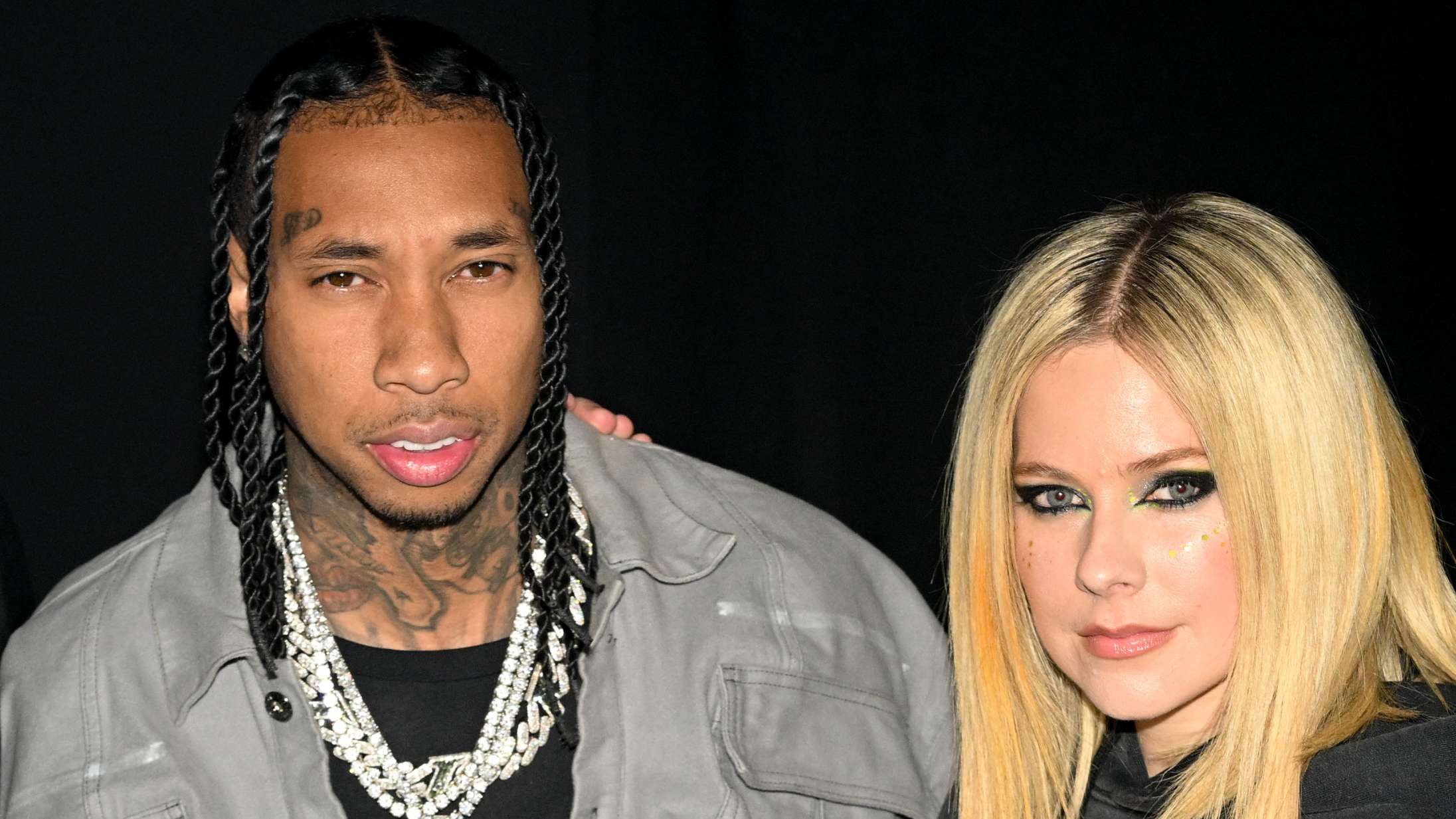 Tyga smider over en halv million kroner efter en halskæde til Avril Lavigne