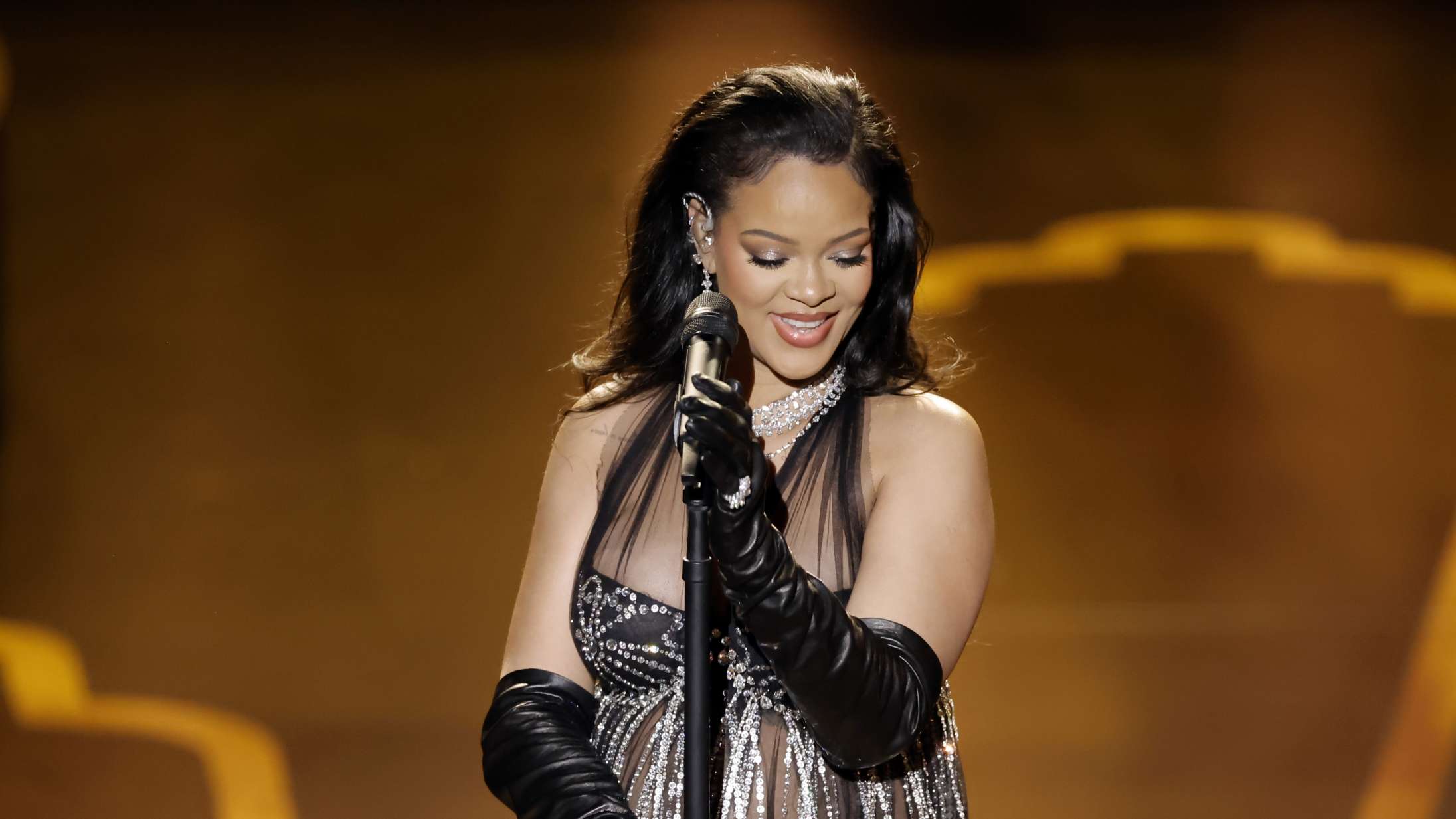 ASAP Rocky viste, hvordan man er den perfekte cheerleader til Rihannas Oscar-optræden