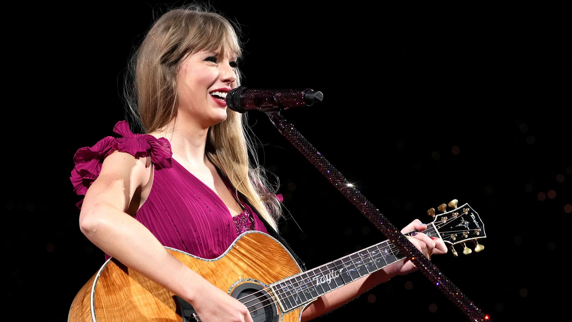 Taylor Swift slår flere hitlisterekorder efter udgivelsen af ‘Speak Now (Taylor’s Version)’