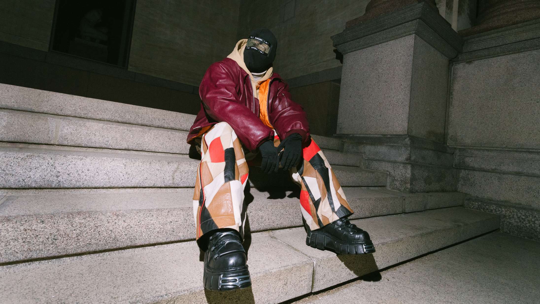 D1ma sprænger skellet mellem rapper og popstjerne i småstykker på debutalbummet ‘Ev1gt&Alt1d’