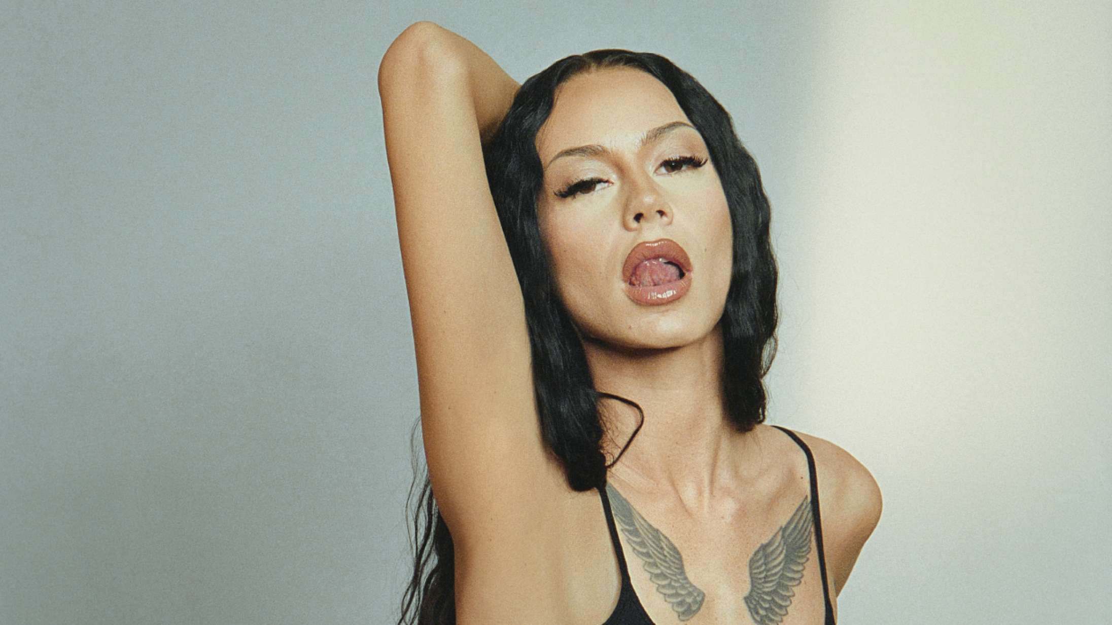 Tessa annoncerer debutalbum – ‘Tessas hævn’ udkommer på fredag