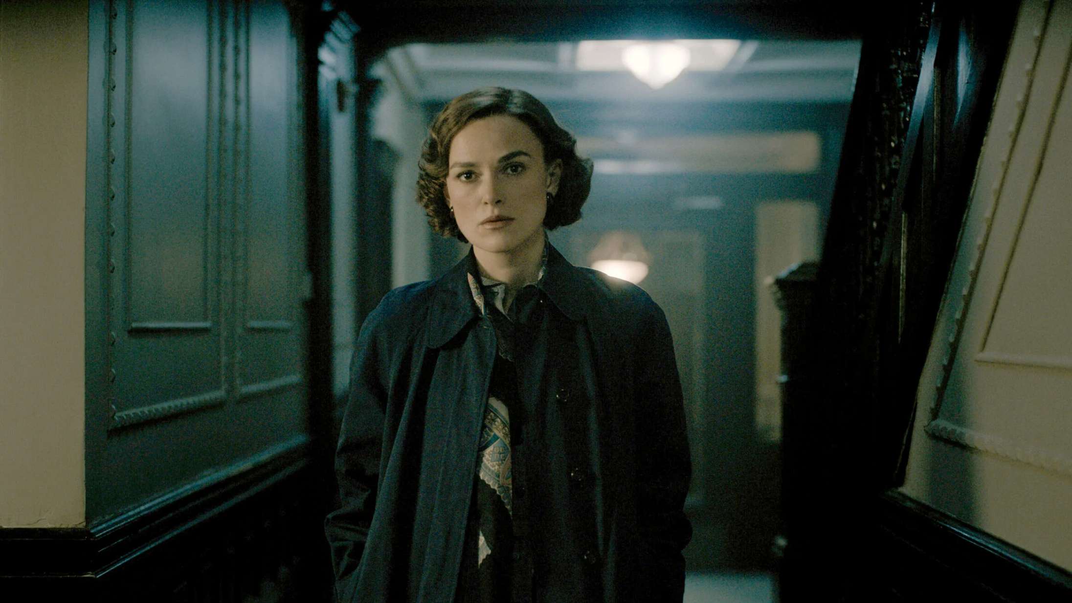 ’Boston Strangler’: Keira Knightley er sjældent autentisk i tandløs seriemorderthriller