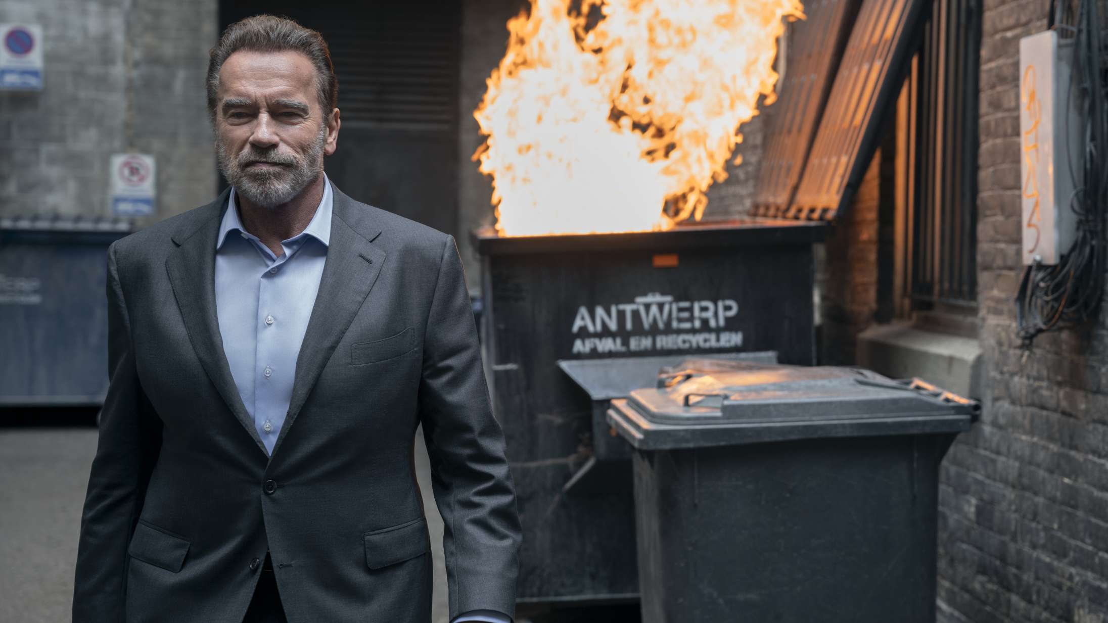 Arnold Schwarzenegger på far-datter-smadretogt i traileren til Netflix-serien ‘FUBAR’
