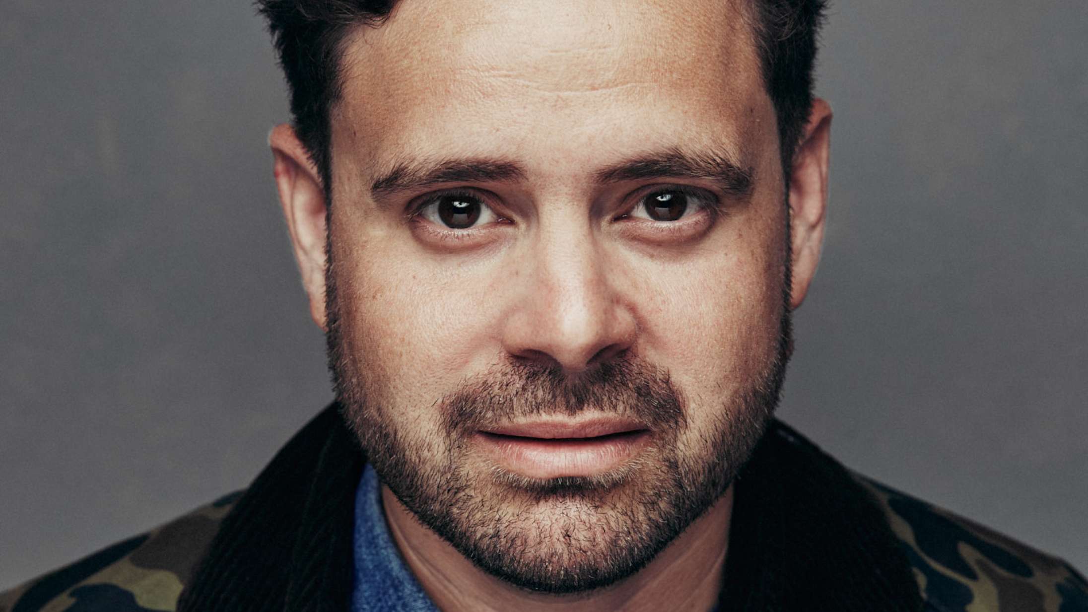 Fenar Ahmad før ’Underverden II’: »Jeg var træt af, at når brune mennesker er med i film, er det billigt at se på«