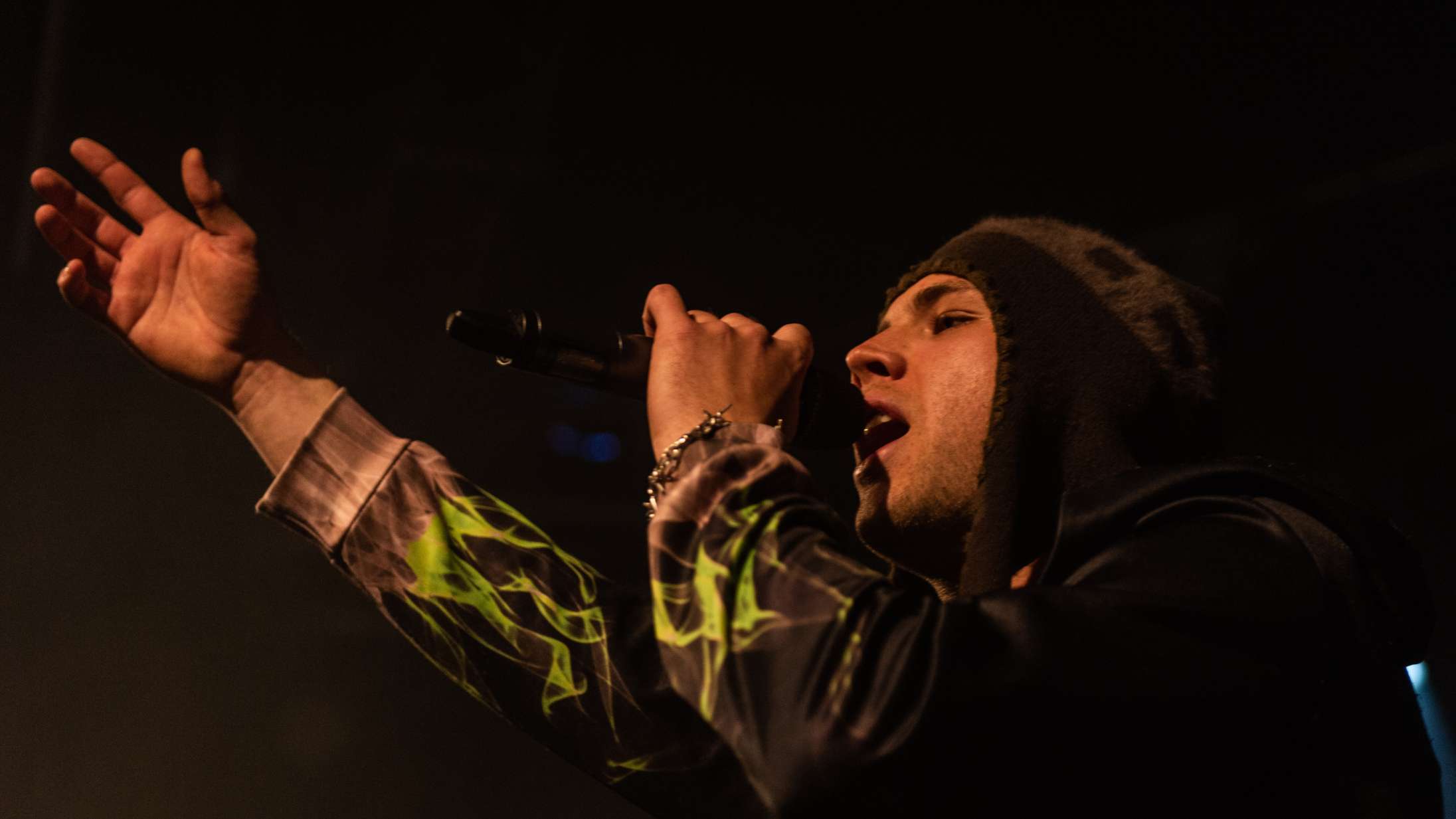 Spot Festival: Kingtommi dyrkede kontrasterne mellem ømhed og rockstjerne-vildskab i VoxHall