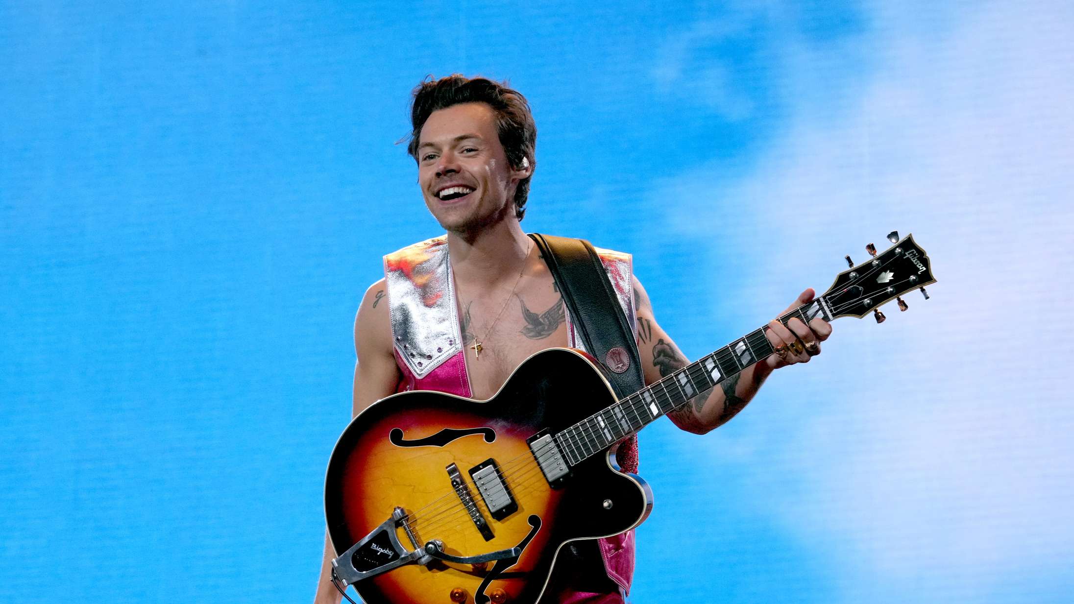 Se Harry Styles spille sammen med sidste års store rockgennembrud – »De er et af mine yndlingsbands«
