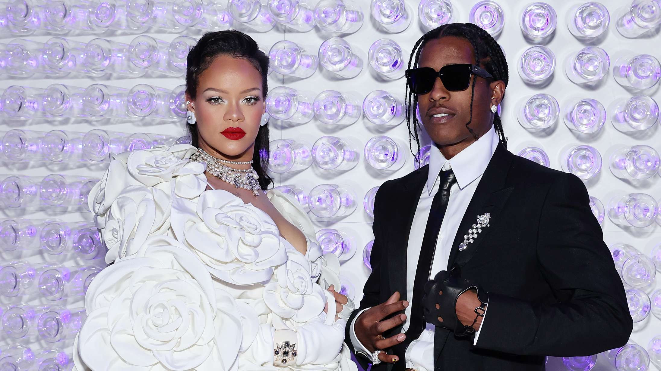 Retssag mod kvinde anklaget for drabsforsøg på Rihanna og ASAP Rocky påbegyndes