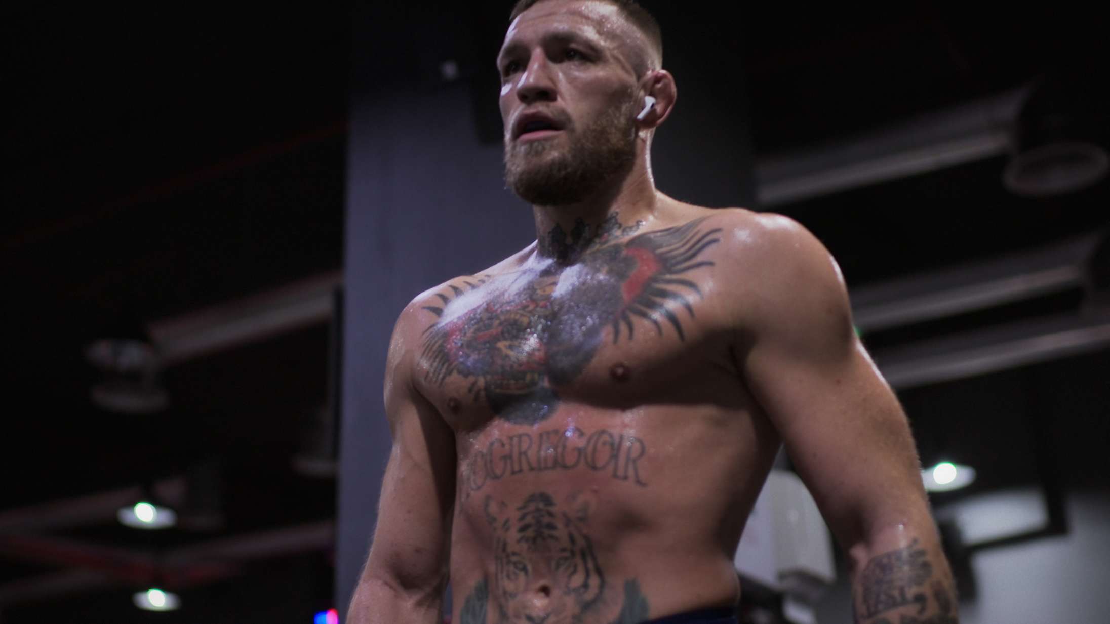 MMA-stjerne kæmper for comeback med brækkede knogler i traileren til ‘McGregor Forever’