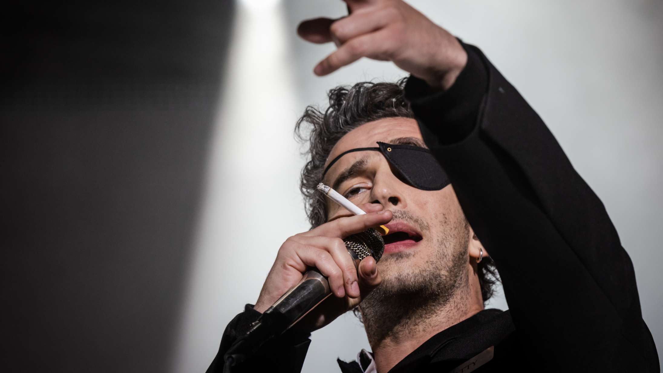 Matty Healy skød tilbage mod sine kritikere under NorthSide-koncert: »Jeg har været en slem dreng«