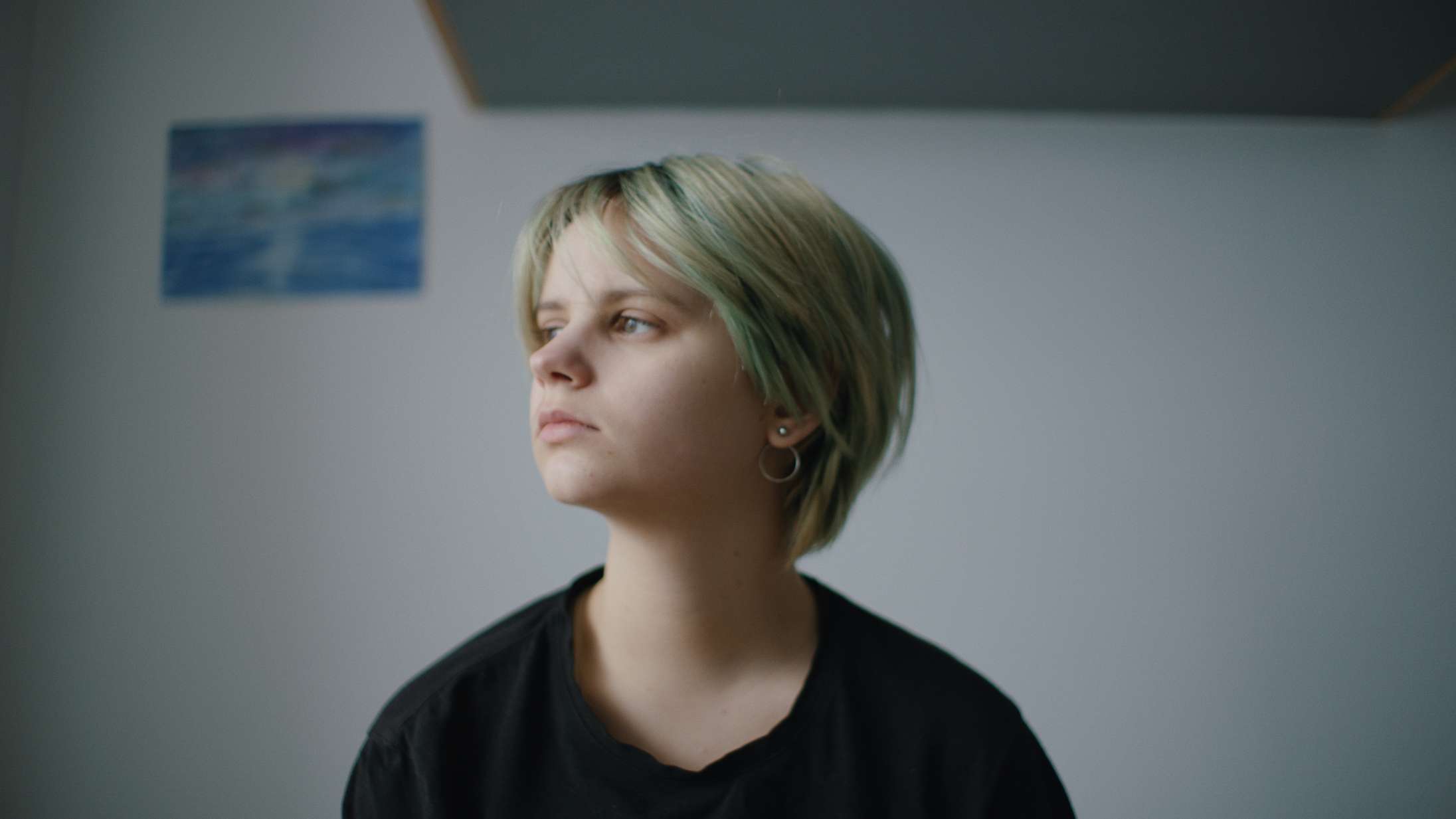 Tre weekend-anbefalinger: Fra eskapisme med Mads Mikkelsen til stærk skinbarlig virkelighed