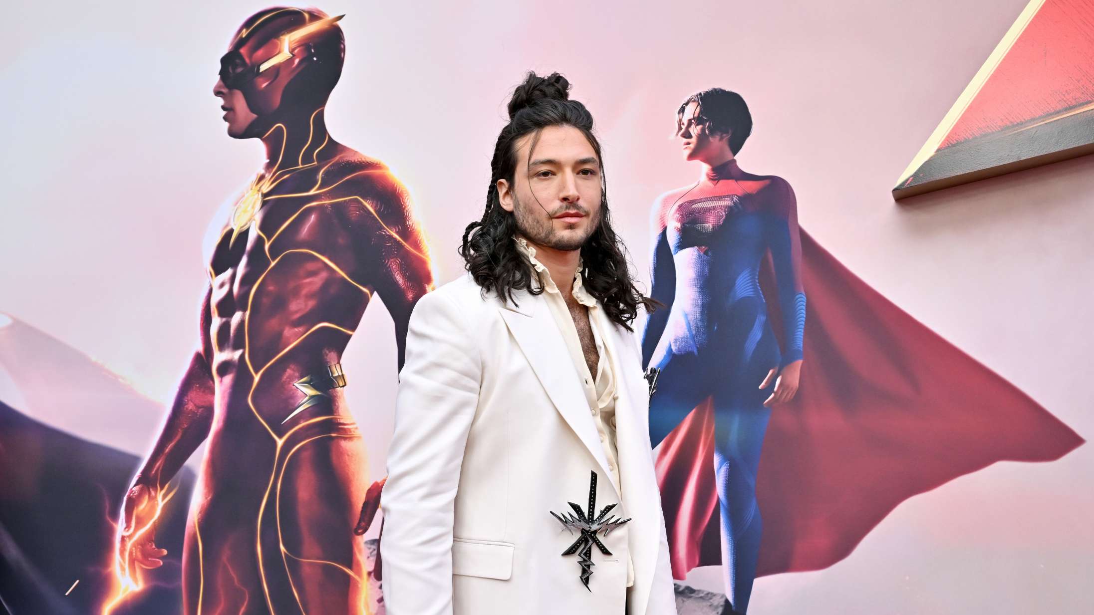 Ezra Miller takker DC-cheferne i kontroversiel tale ved ‘The Flash’-premiere