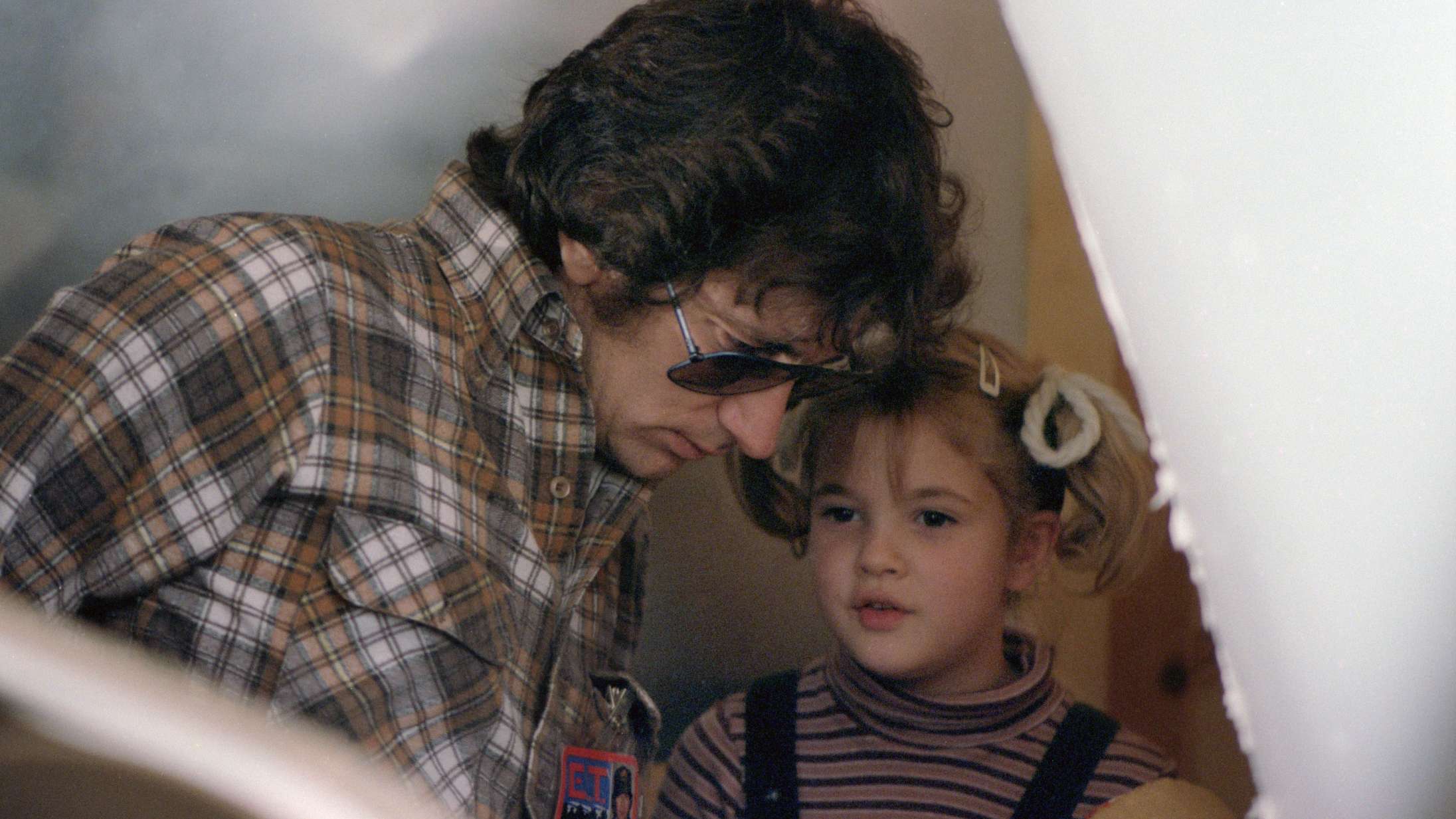 Steven Spielberg blev som en far for syvårige Drew Barrymore under ‘E.T.’-optagelserne