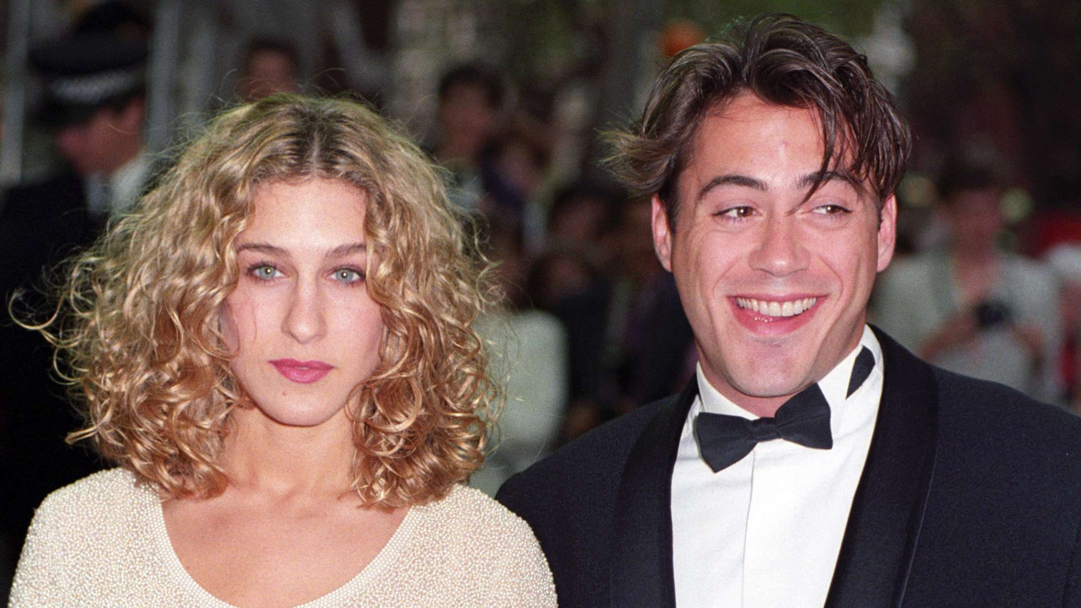 Sarah Jessica Parkers ungdomsforhold til Robert Downey Jr. gjorde hende »vred og flov«