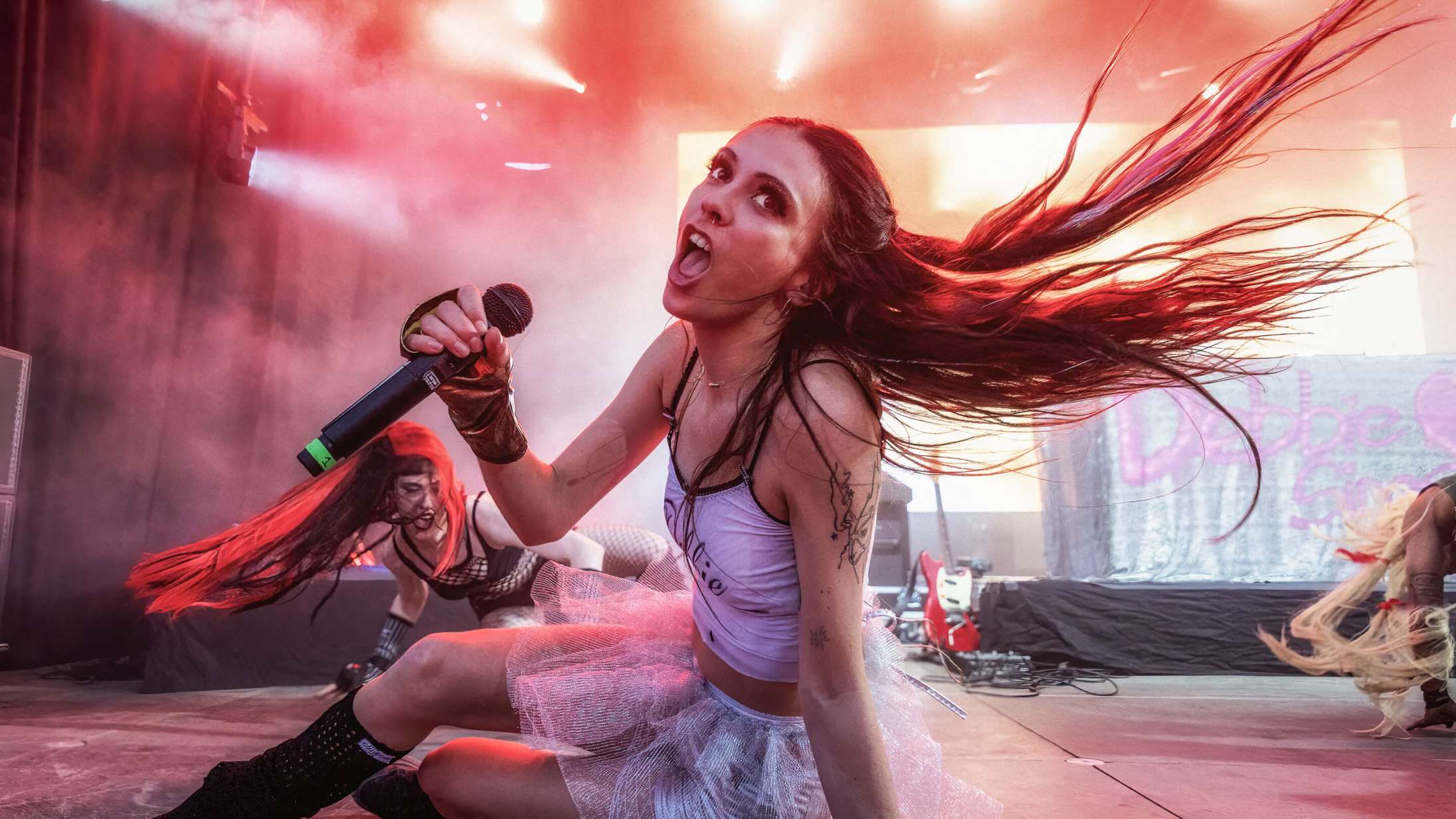 Debbie Sings på Roskilde Festival: De sidste ti minutter var lige ved at ødelægge en noget nær perfekt hyperpop-koncert