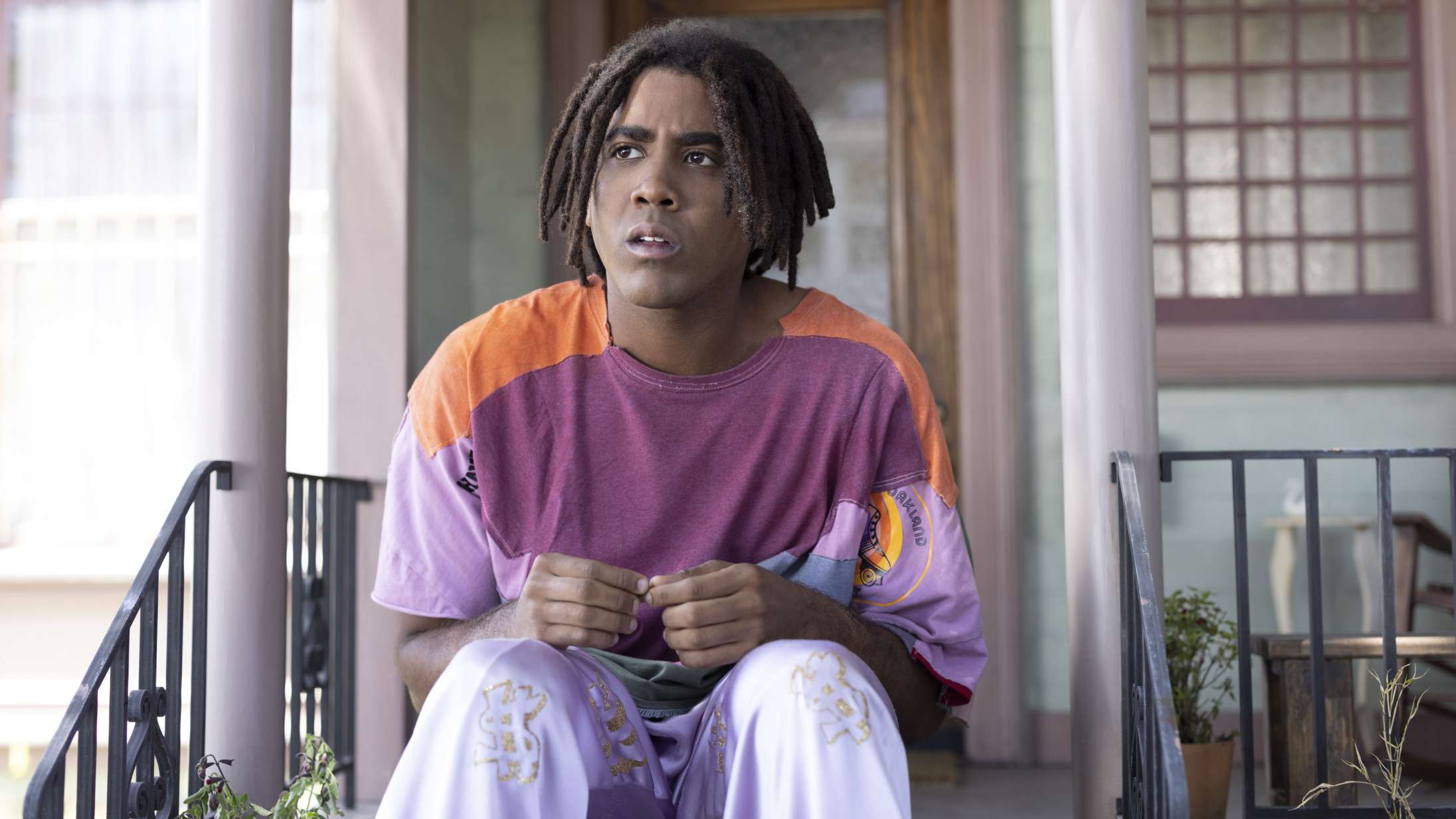 Tre weekend-anbefalinger: En ventet surrealistisk serie og skuespil i absolut mesterklasse