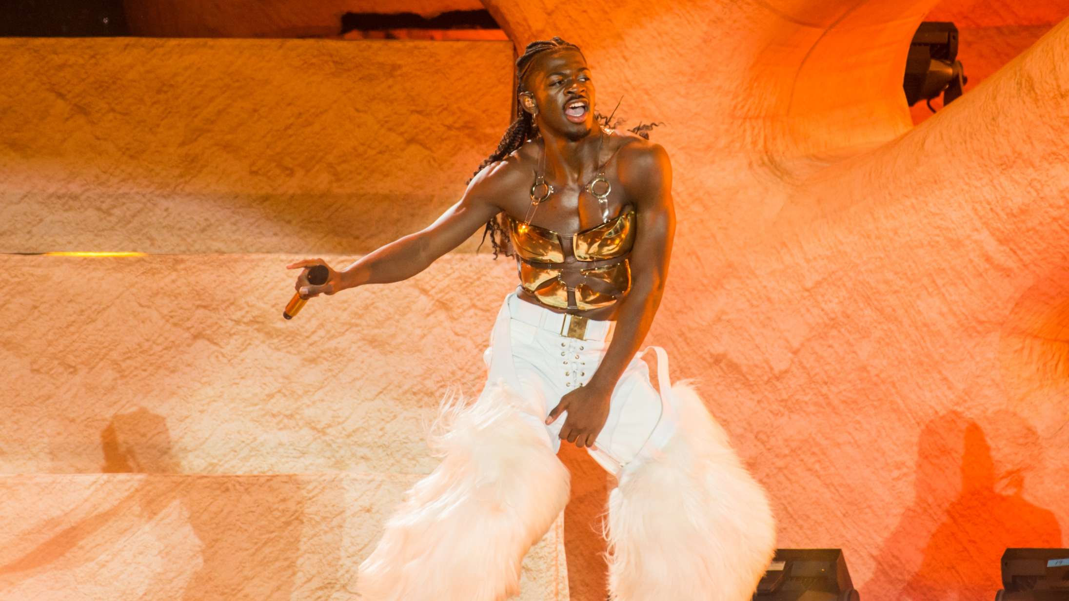 Lil Nas X’ ikoniske Roskilde Festival-koncert var så meget mere end et gigantisk show