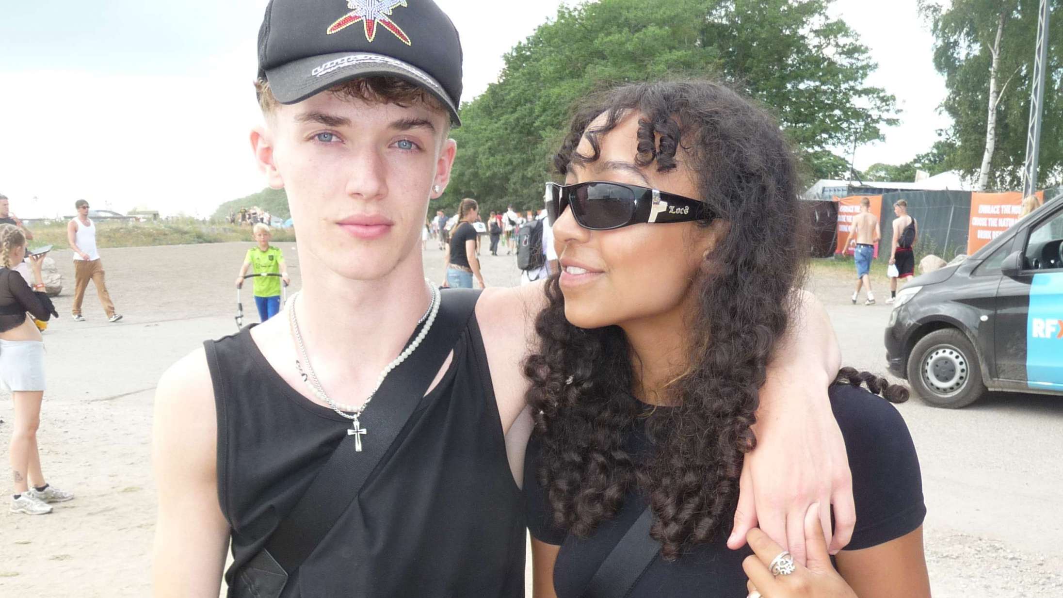 Street style fra Roskilde Festival: Y2Kaos, indie-sleaze, balletcore og logotrøjer