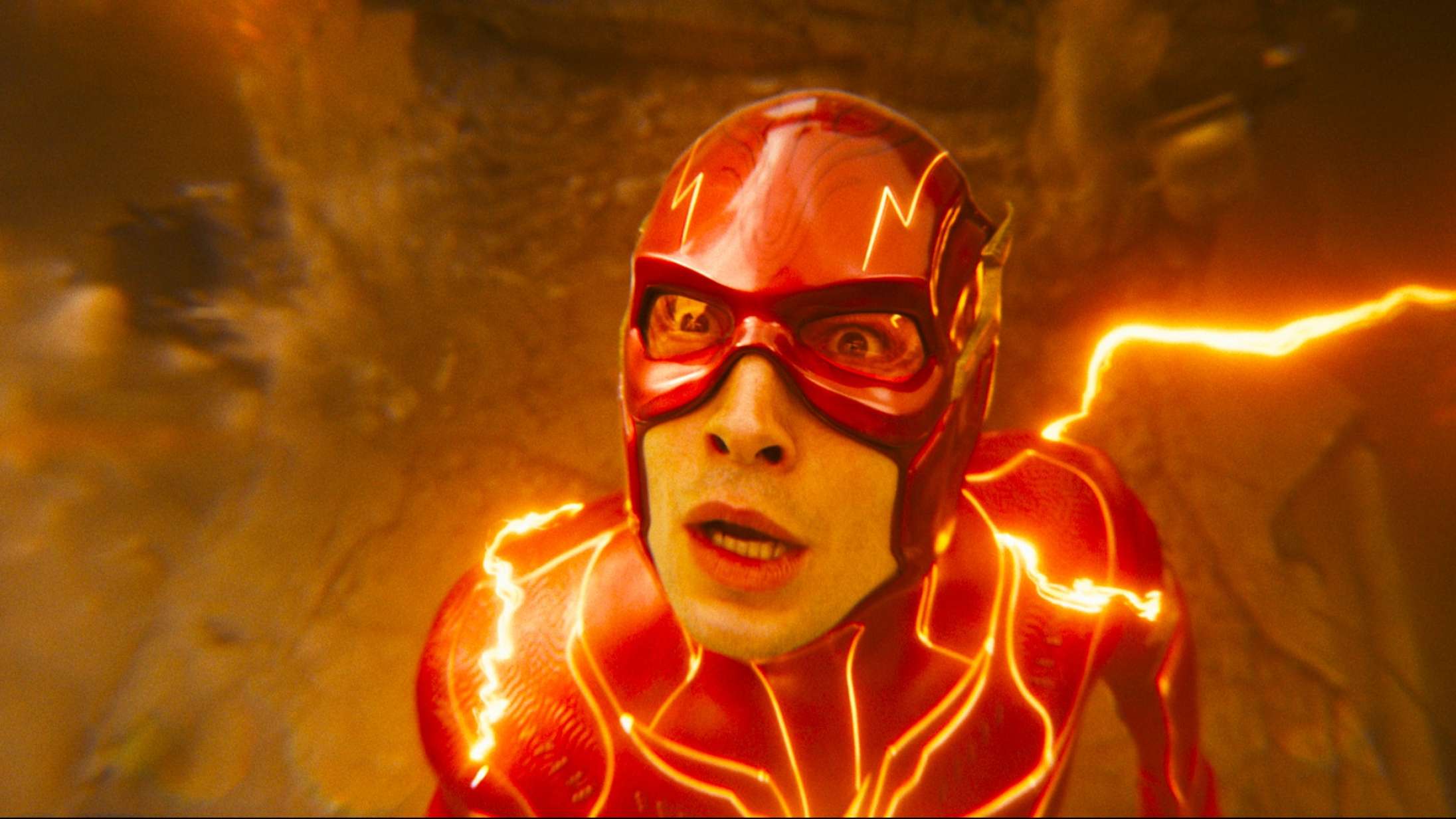 ’The Flash’: DC’s turbulensprægede superheltefilm lander med en god og en dårlig nyhed