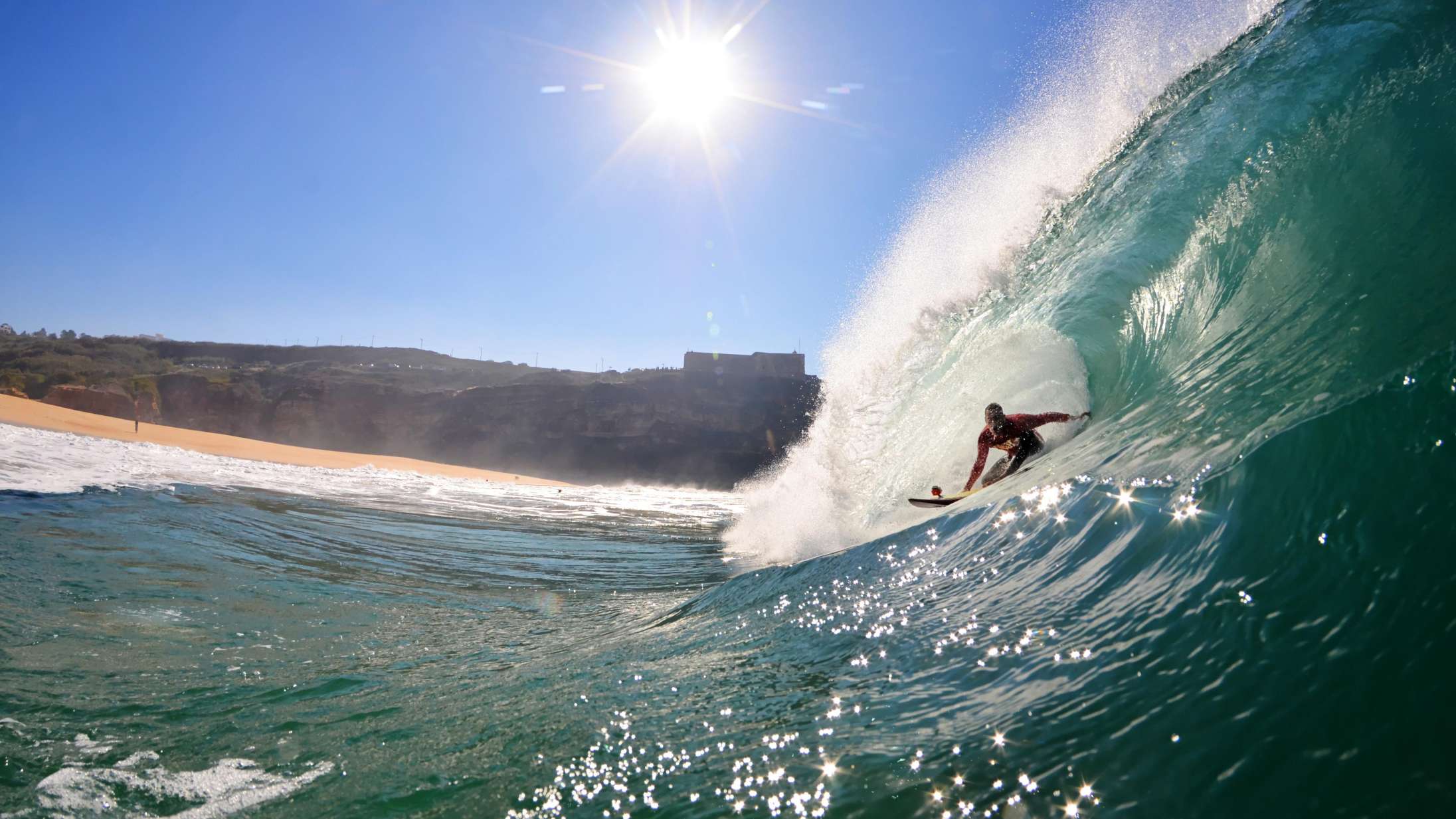 Neglebidende surferserie er perfekt binge-værdig sommerunderholdning