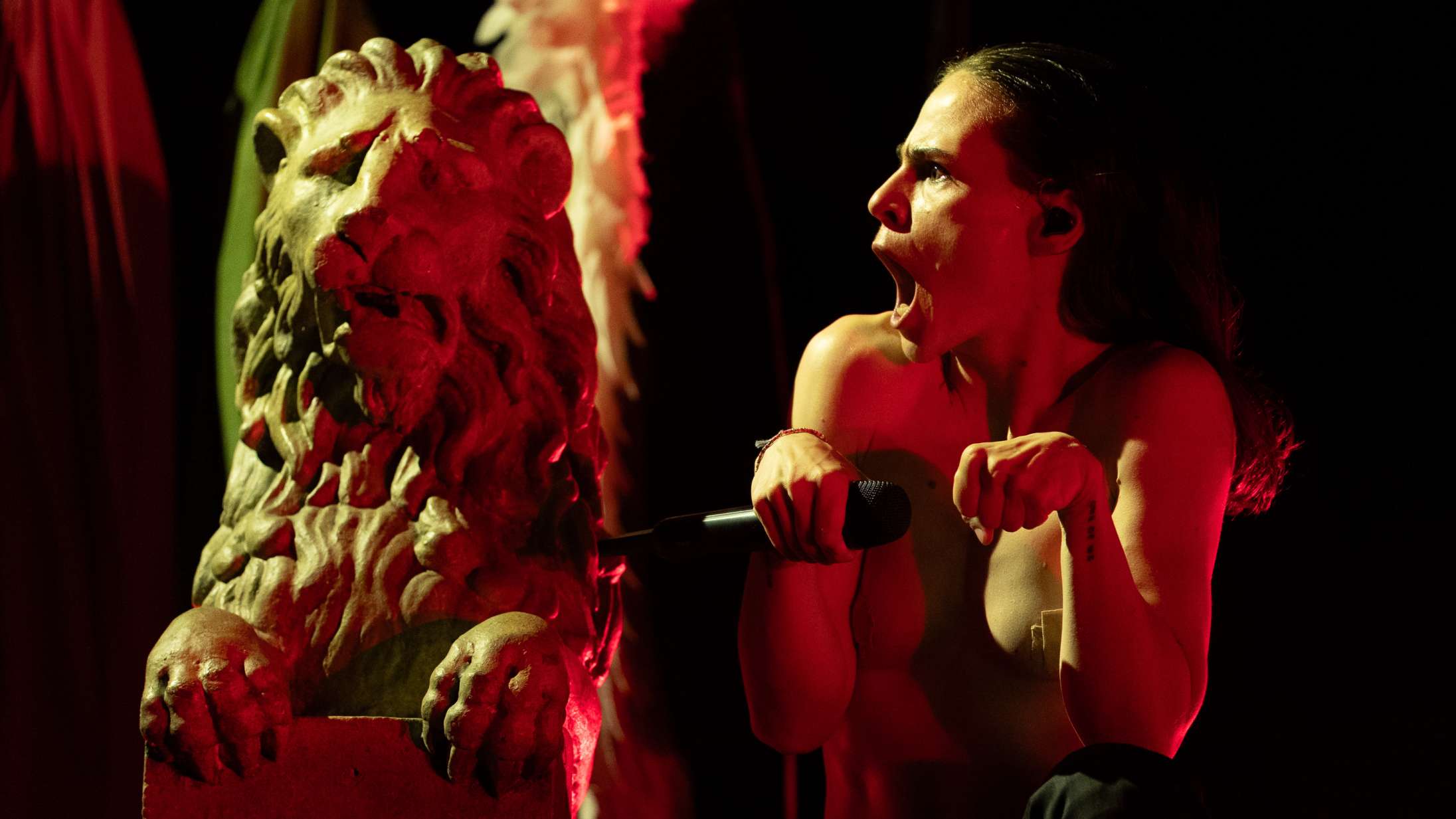 Roskilde Festival: Christine and the Queens var præcis det stædige kunstprojekt, ingen havde ønsket sig