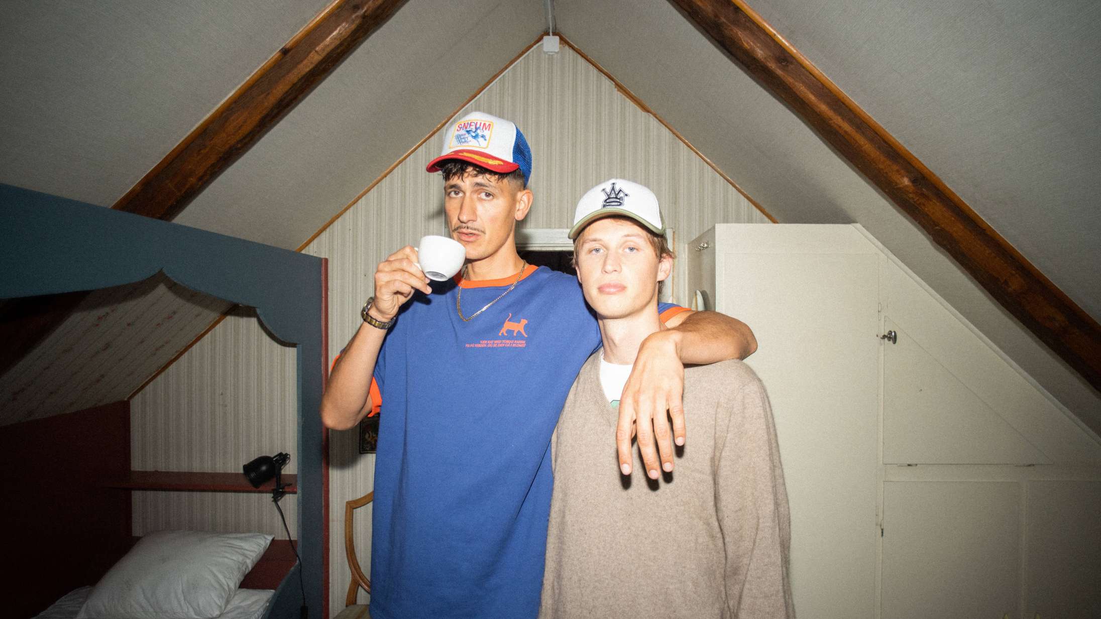 Tobias Rahim har lavet en ny version af ‘Stor mand’ med en af Sveriges største stjerner – hør ‘Stor man’ med Victor Leksell