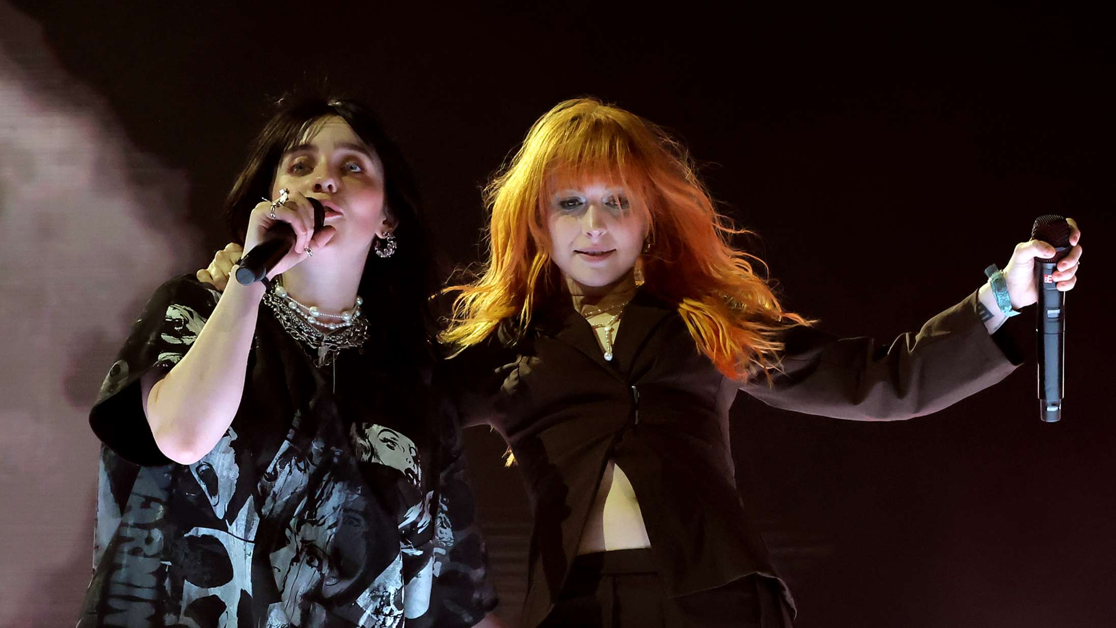 Se Paramore invitere Billie Eilish på scenen for at spille ‘All I Wanted’