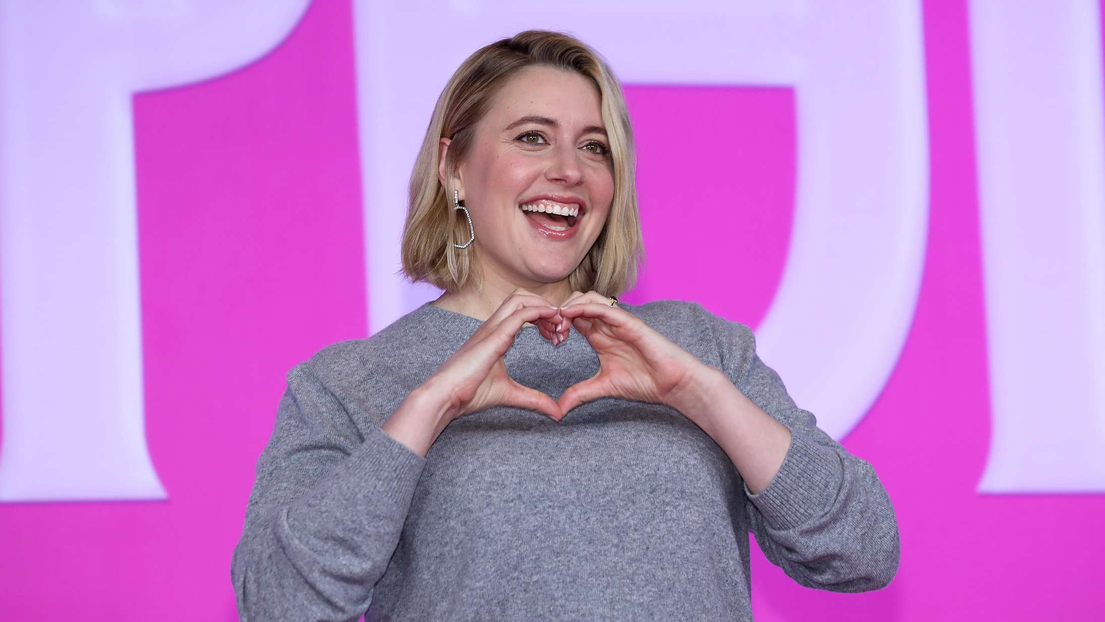 Greta Gerwig skal instruere to ‘Narnia’-filmatiseringer for Netflix