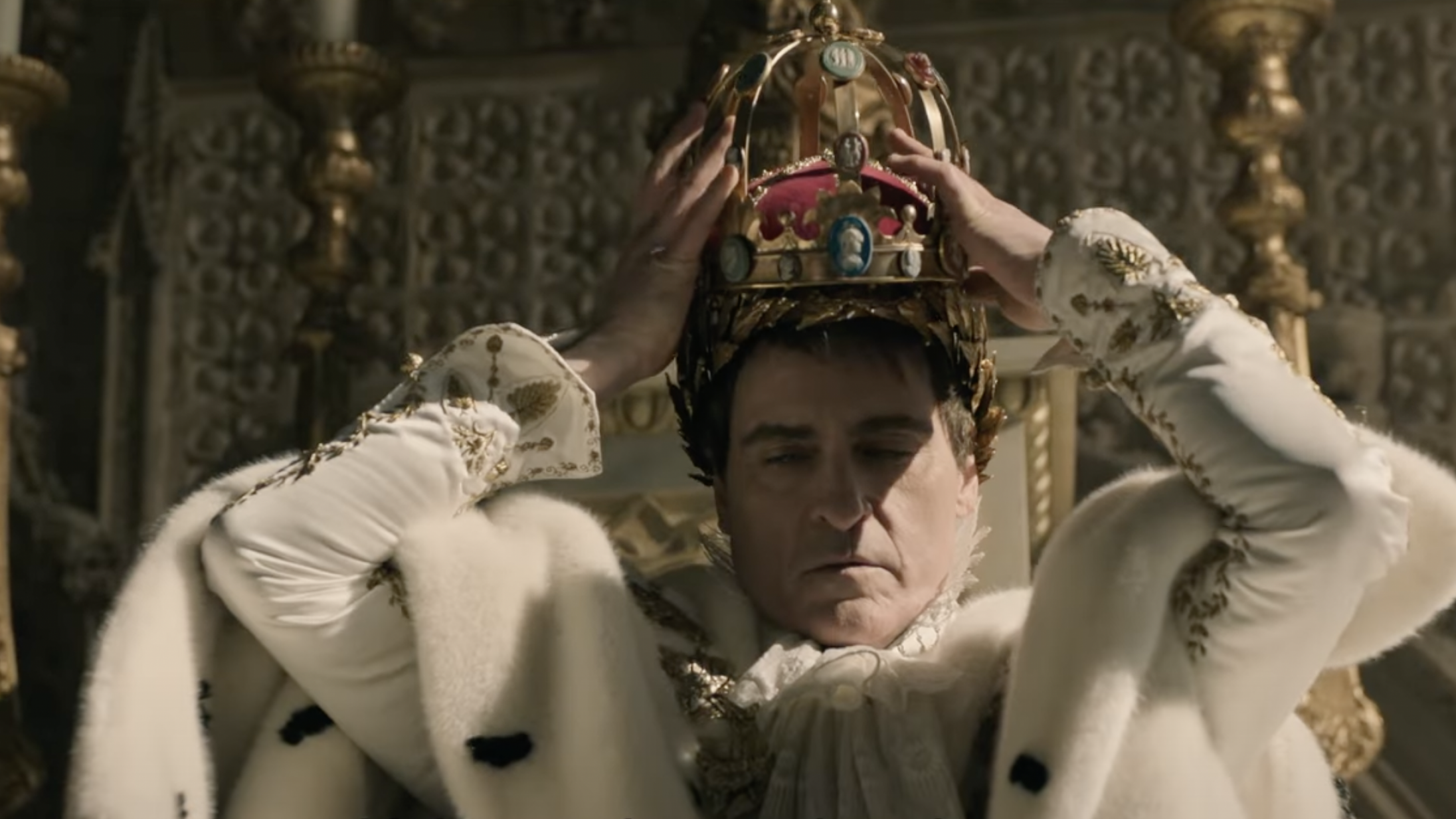 Joaquin Phoenix leder episke slag i Ridley Scotts ‘Napoleon’ – se traileren