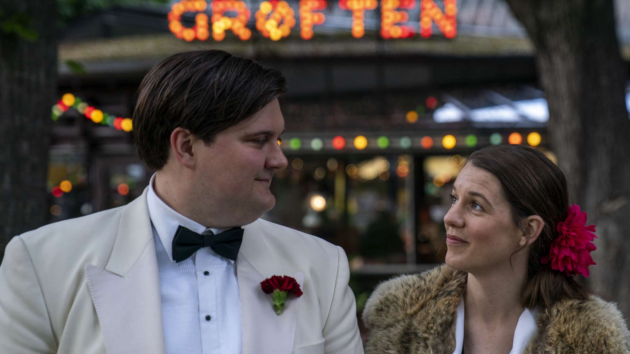 ’Viktor mod Verden’: Nicolai Jørgensen er en moderne Tom Hanks i ujævn dansk debut