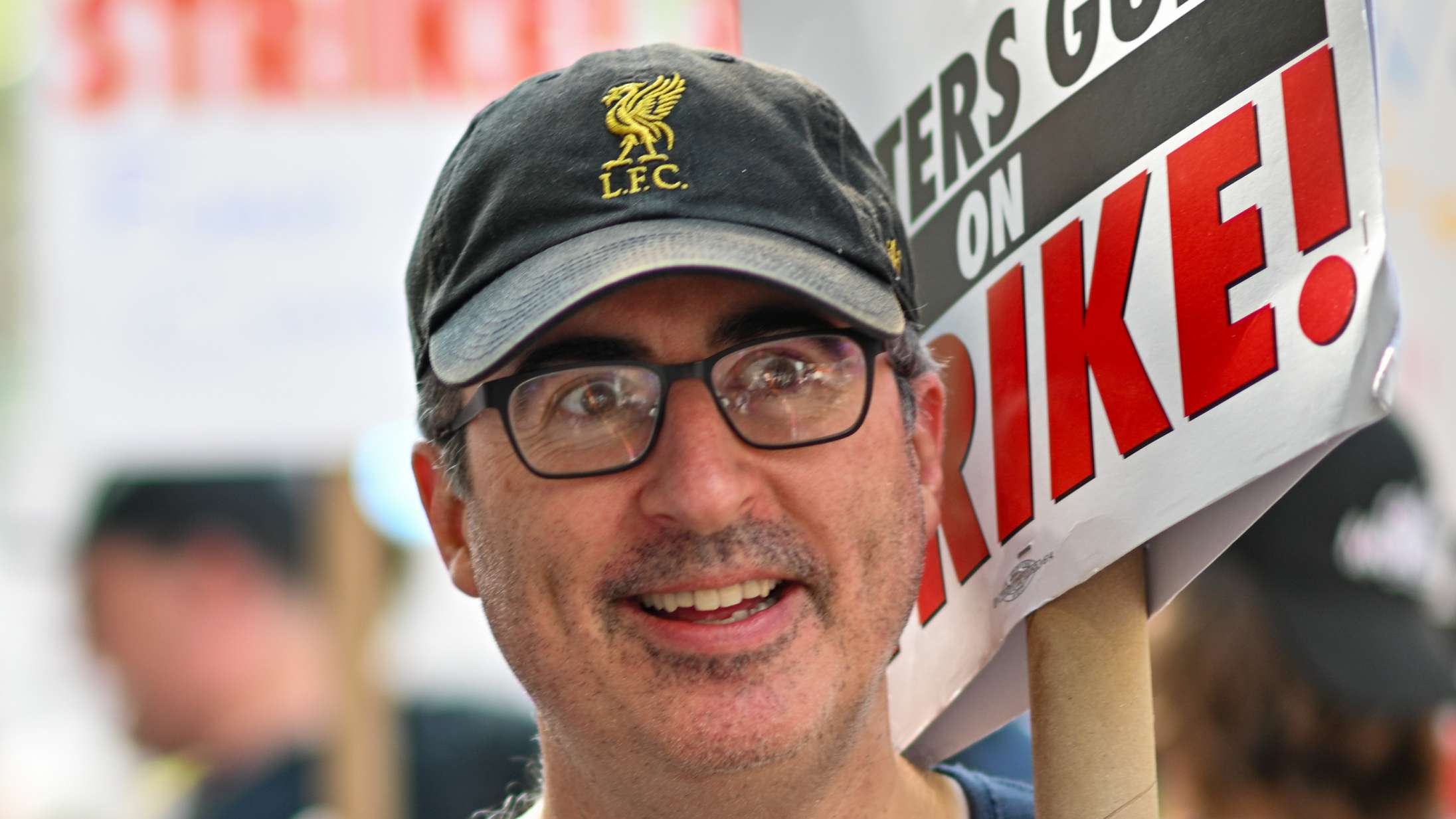 Gennembrud i Hollywood-strejken: Manuskriptforfattere siger ja til foreløbig aftale