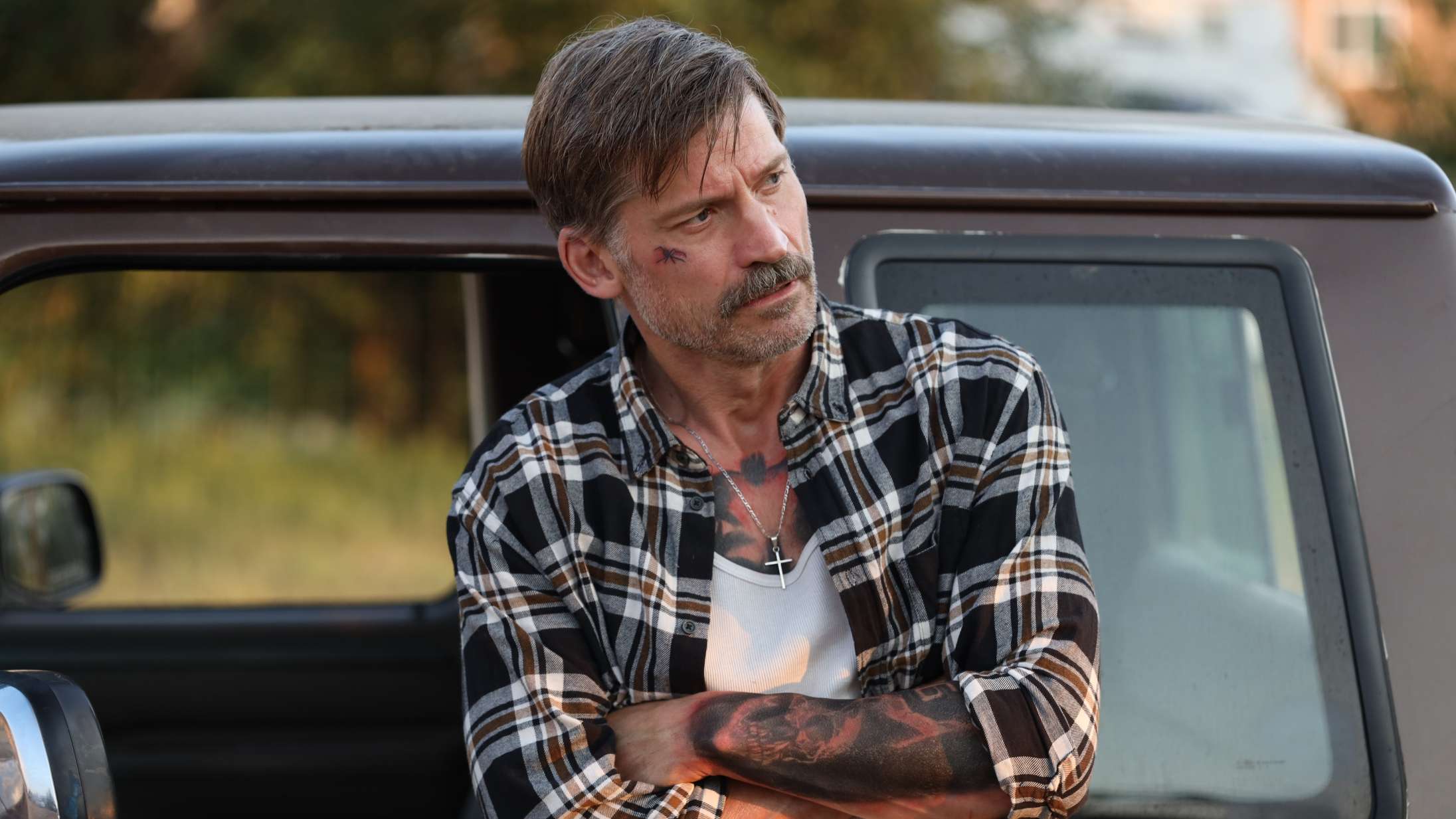 ’God Is a Bullet’: Fascinerende indie-favorit stjæler spotlyset fra Nikolaj Coster-Waldau i ny hævnthriller