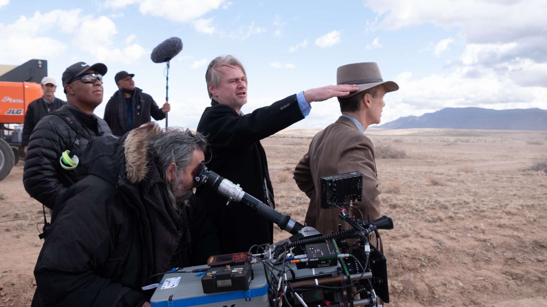 Efter ‘Oppenheimer’ er Christopher Nolan klar til et mindre »dystert« projekt