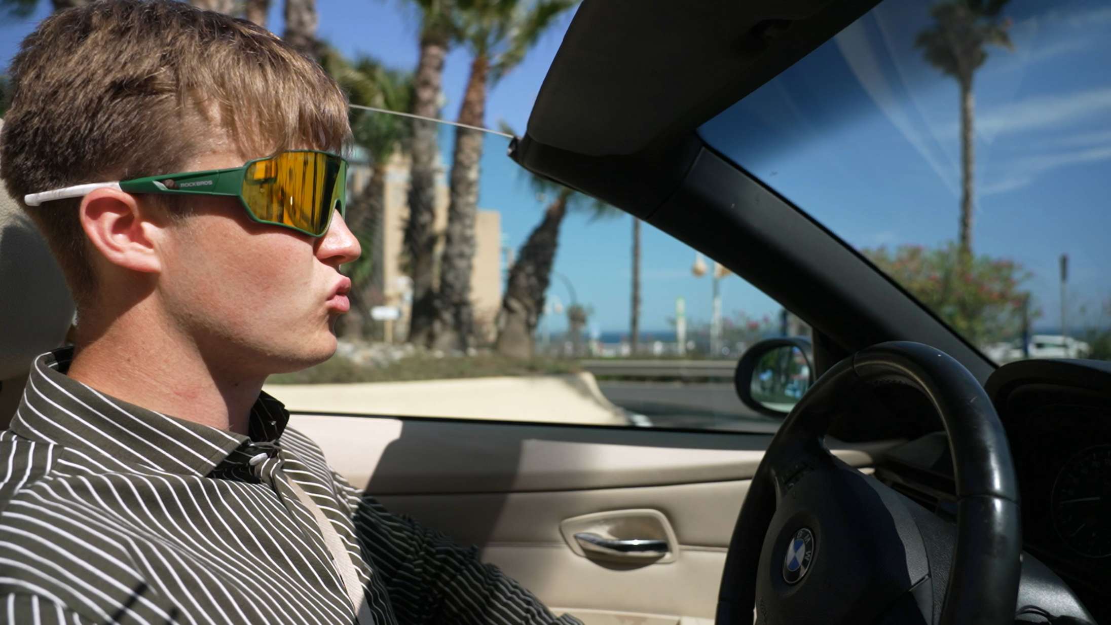 ‘De dyre drenge’: De medvirkende er til grin for deres egne lommepenge i DR’s pinagtige yuppie-serie