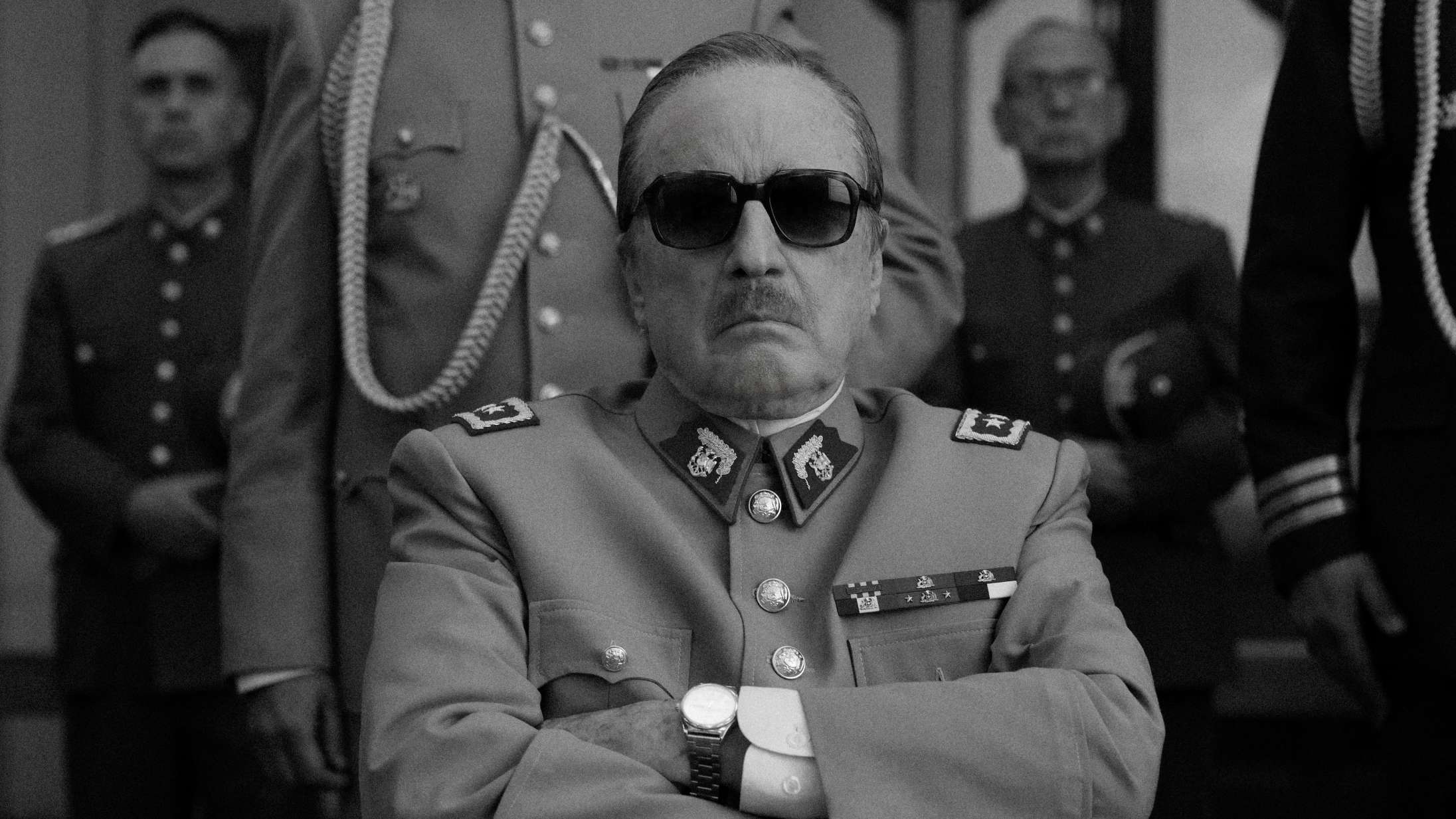 ’El Conde’: Mesteren af biopics sprænger vanvittigt rammerne med diktator i vampyrklæder
