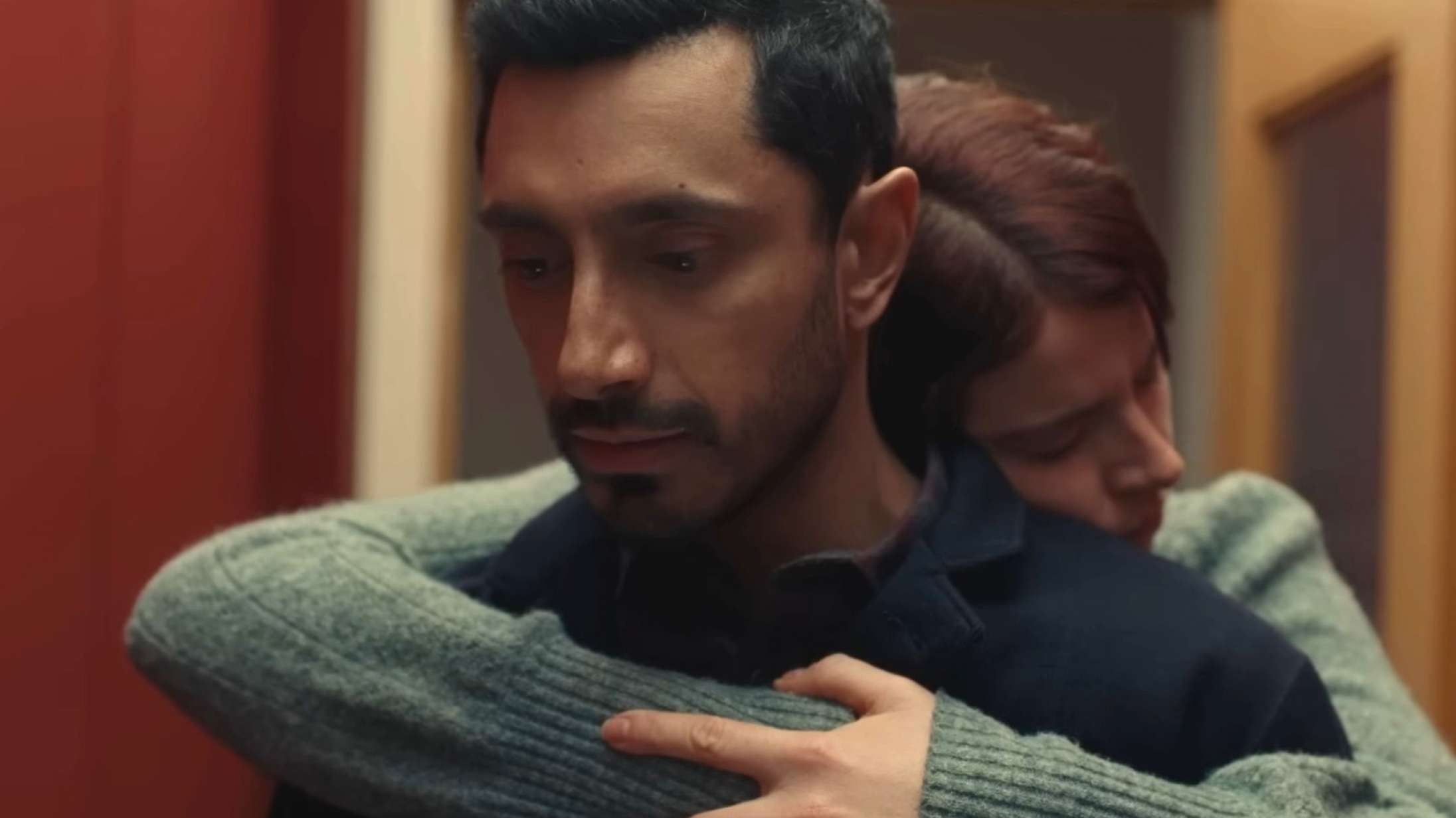 Træt af Tinder? Riz Ahmed matcher par baseret på fingernegle i traileren til ‘Fingernails’